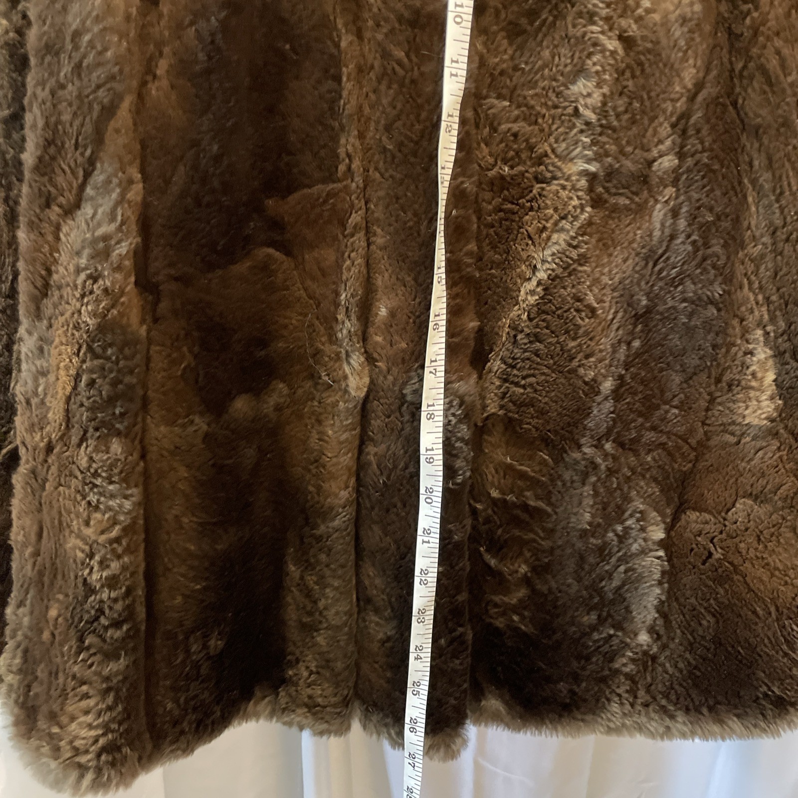 Vintage Akoury’s Furs Scranton PA Brown Real Fur Cape Capelet Stole Monogram AO
