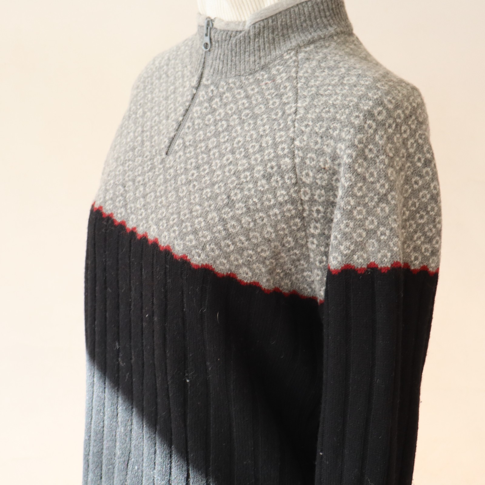 Vtg Women’s Woolrich Pullover Zip Sweater Nordic Black, Gray, Red Sz Small