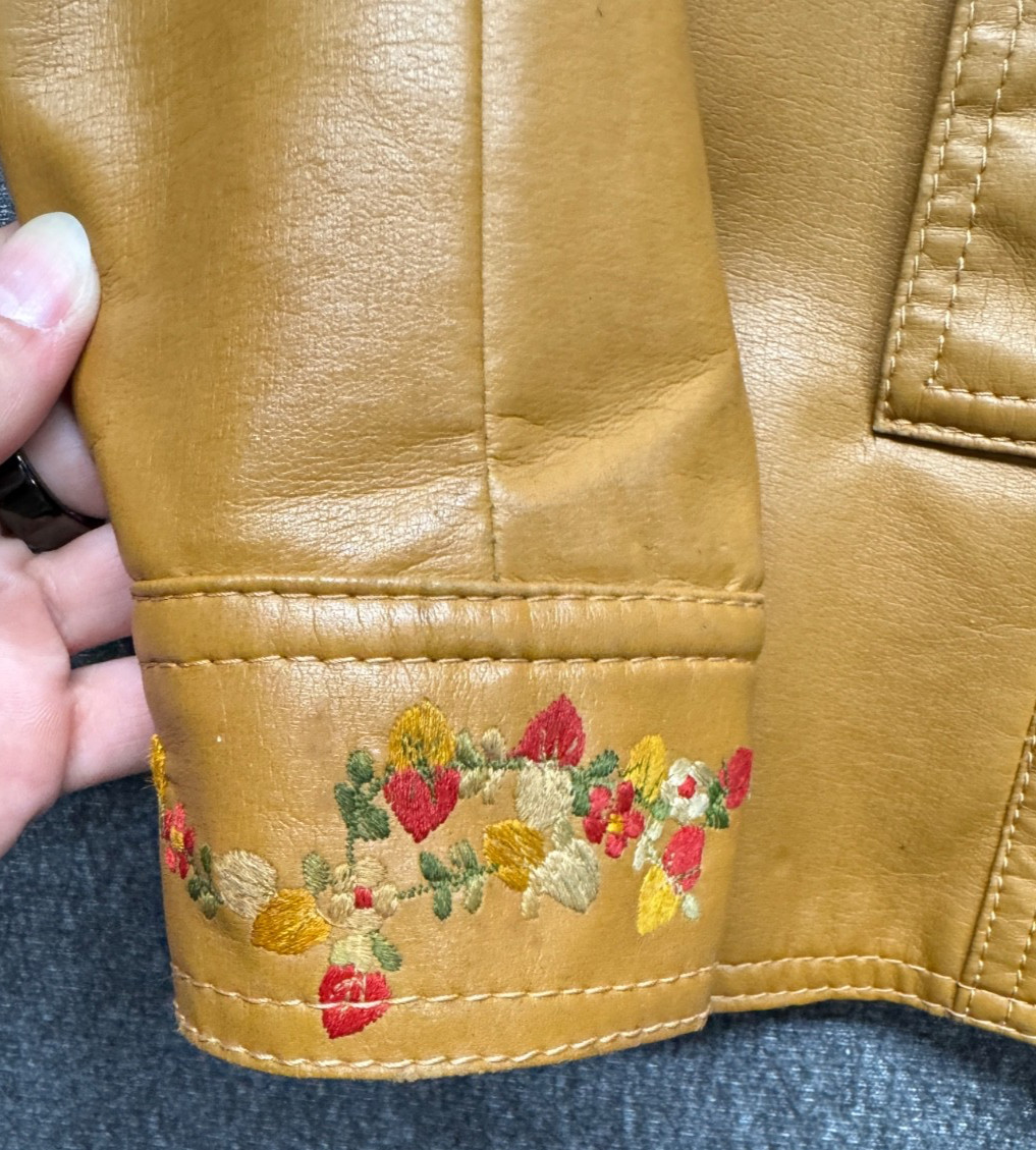 VTG Montgomery Ward Jacket Women S Brown Vinyl Snap Embroidered Flowers Pleather