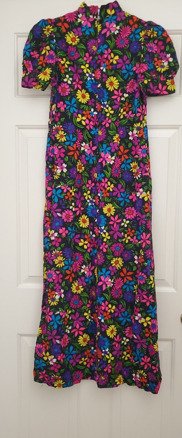 VTG 70s Maxi Dress Womens Short Sleeves Black Colorful Vibrant Floral Zipper