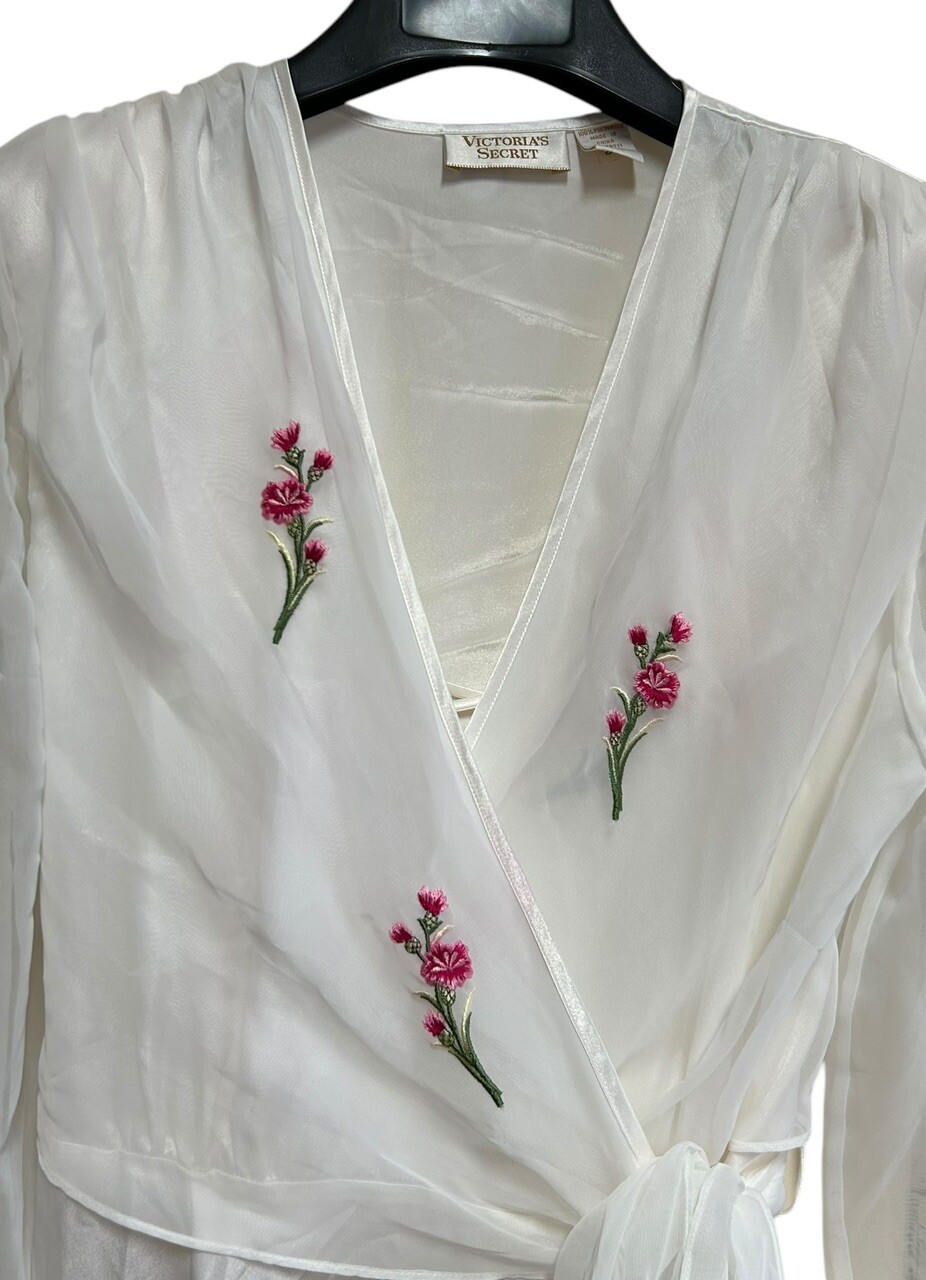 Vintage Victorias Secret Night Gown & Robe Size Medium / Large White Gold Label
