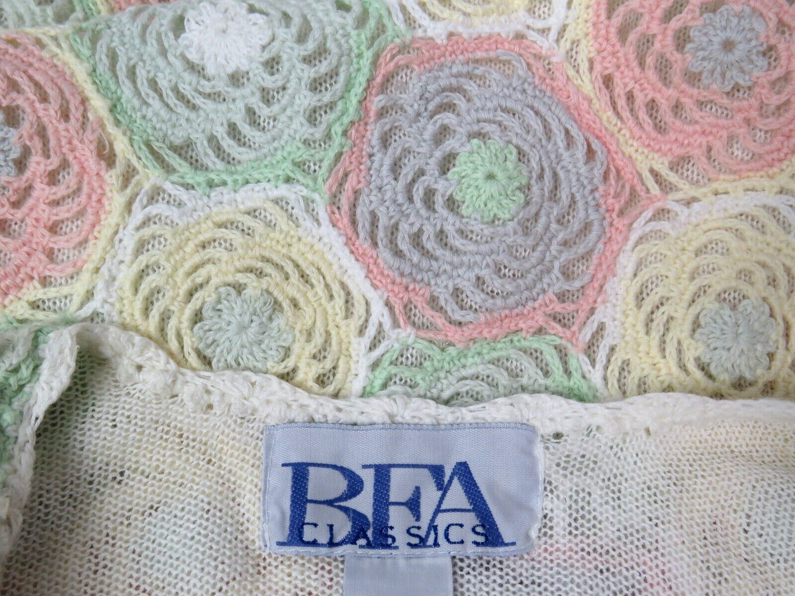 VTG 1980s BFA CLASSICS CROCHETED FLORAL TOP SIZE MEDIUM COTTON RAMIE LINED