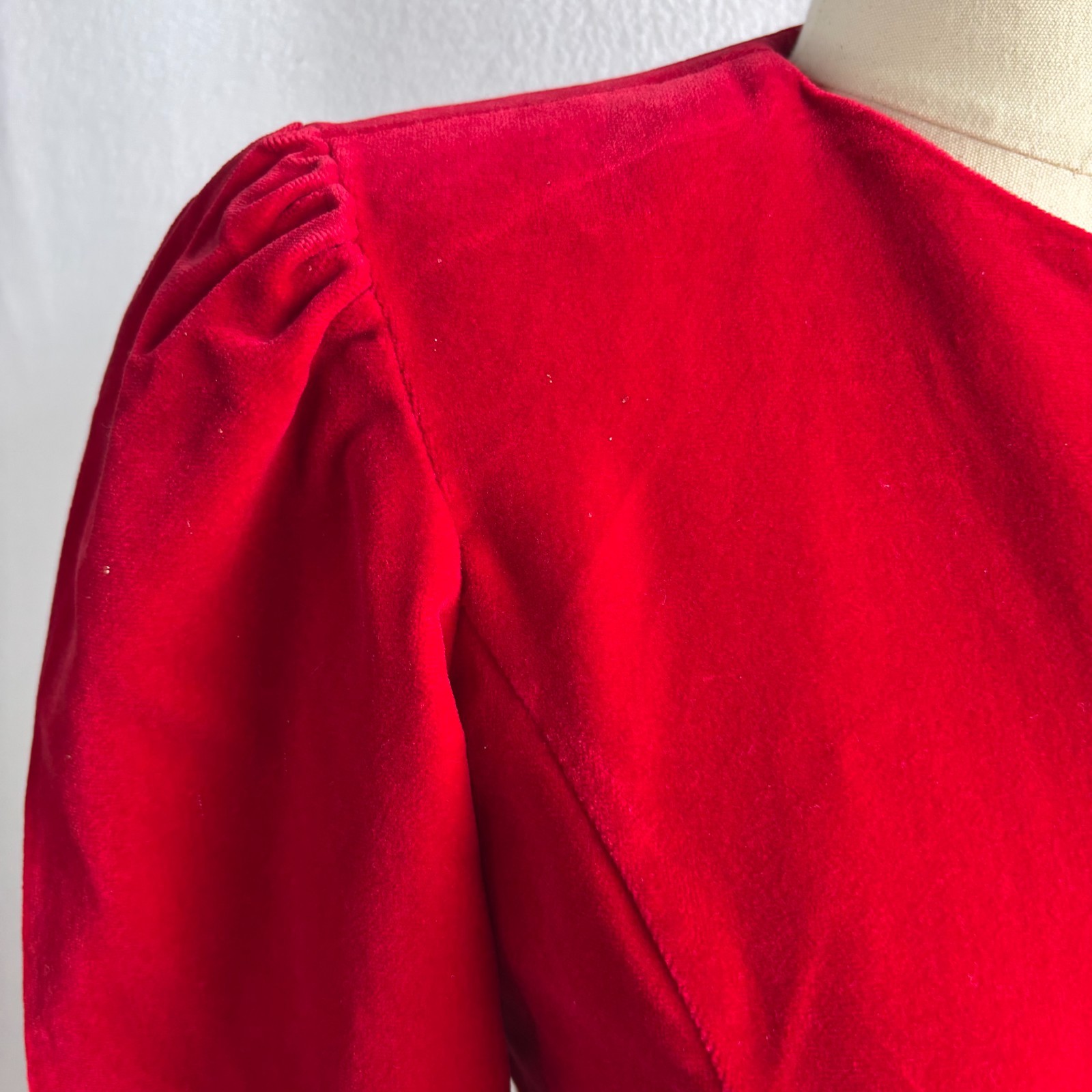 Vtg 1940s 1950s Burgundy Maroon Velveteen Nipped Waist Jacket Top