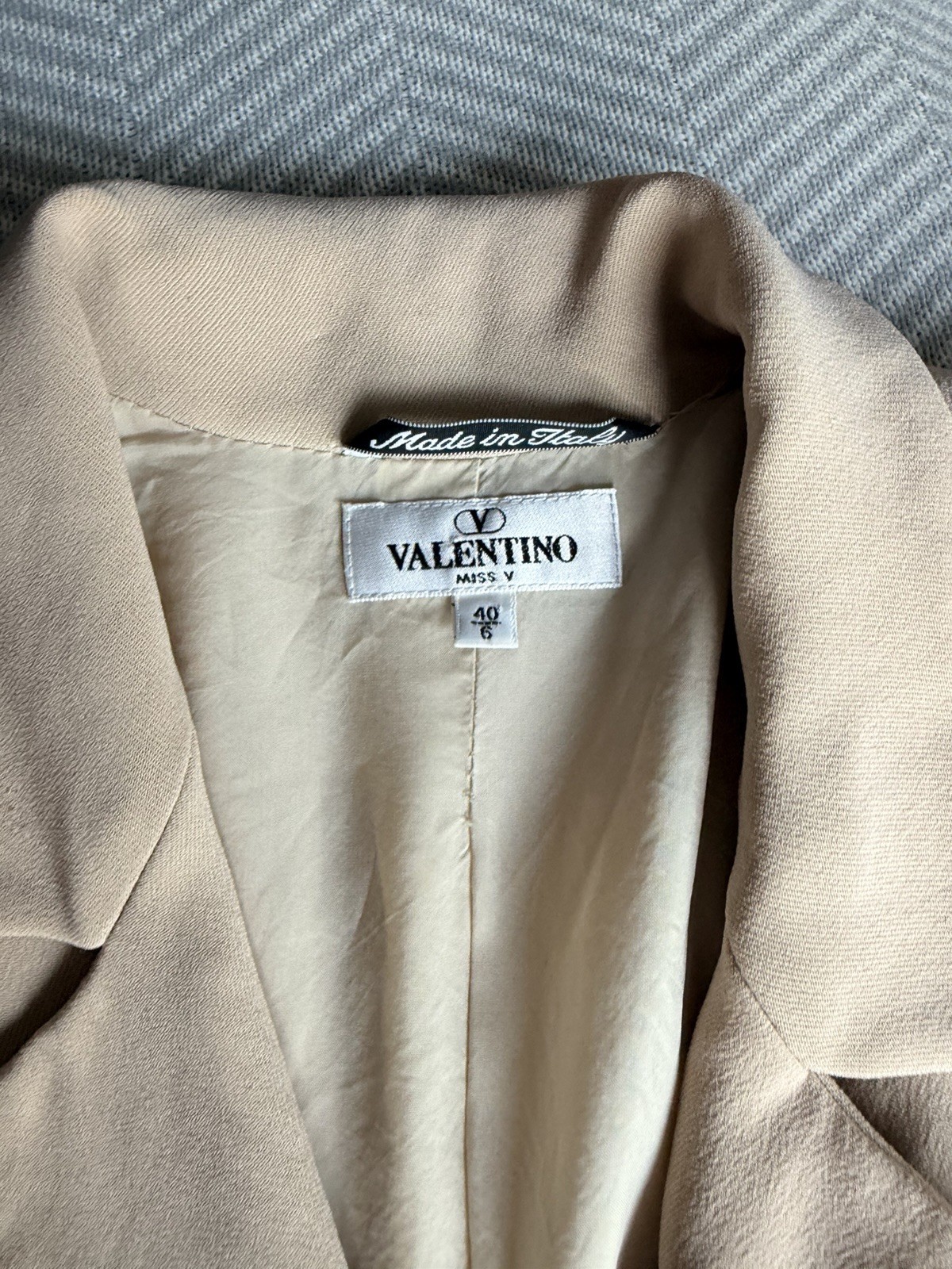 Vintage 80s Valentino Nude Tan silk classic shoulder pads blazer jacket 38