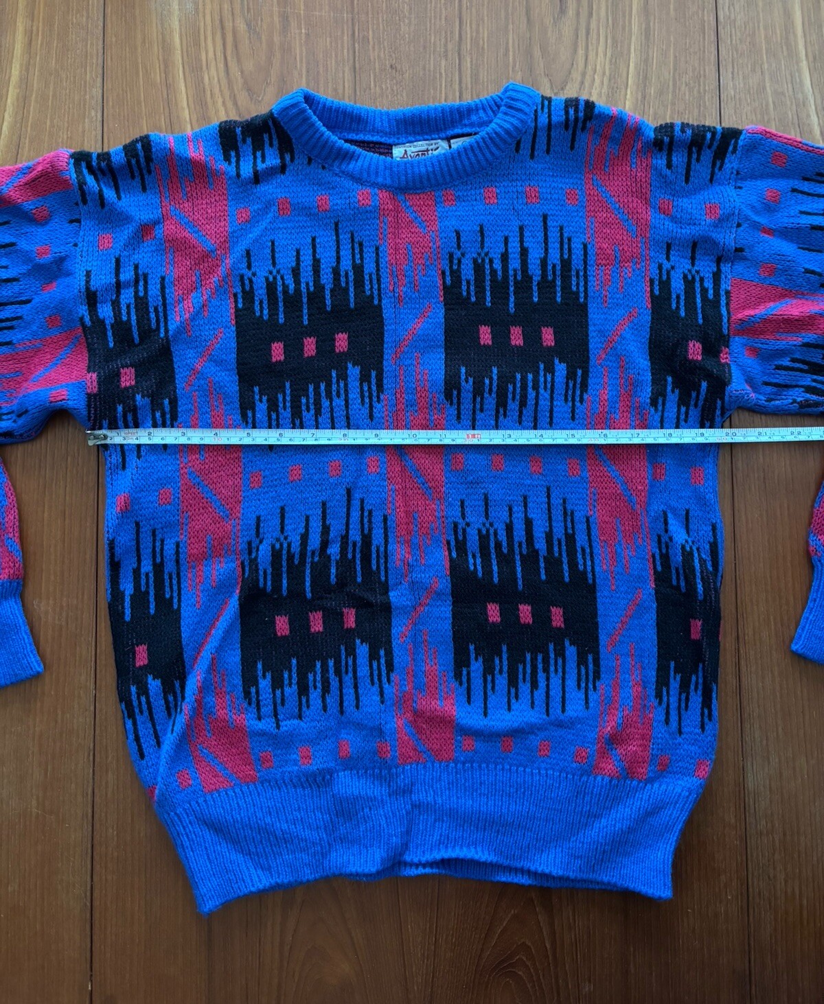 Vintage 90’s Women’s Sweater Size Large Aztec Print Blue Pink Black