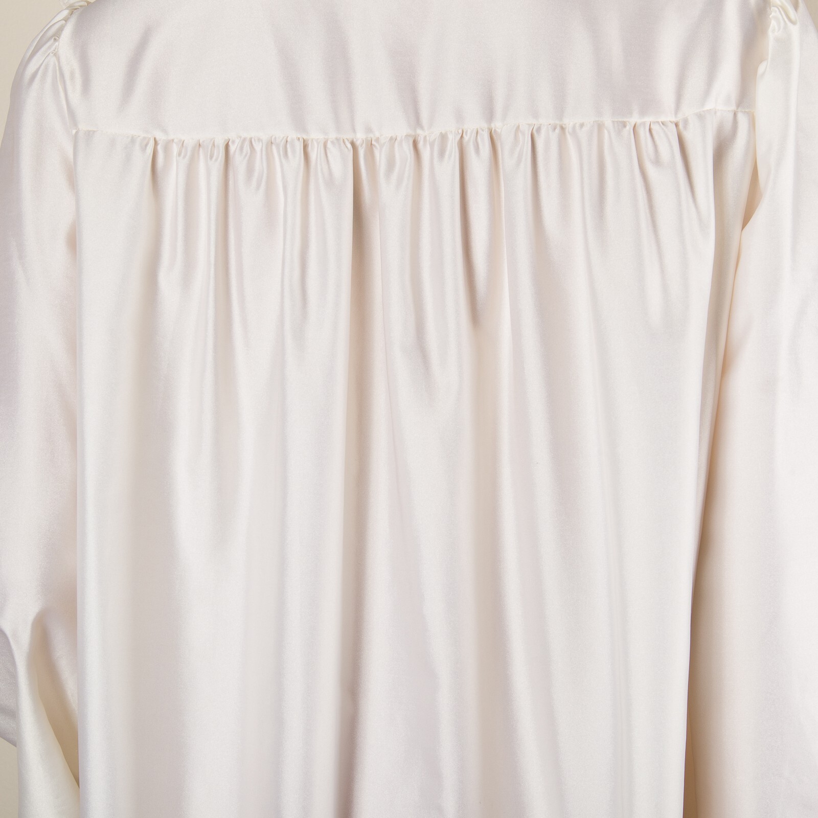 💖 BARBIZON Vintage Pearl Ivory Silky Satin Robe Long Sleeve Embroidered Lace M