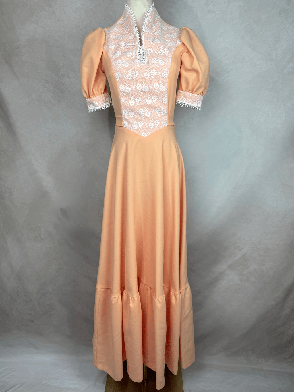 Vintage 1970s Prairie Dress Size Small XS Polyester Knit MCM Gunne Style Peach