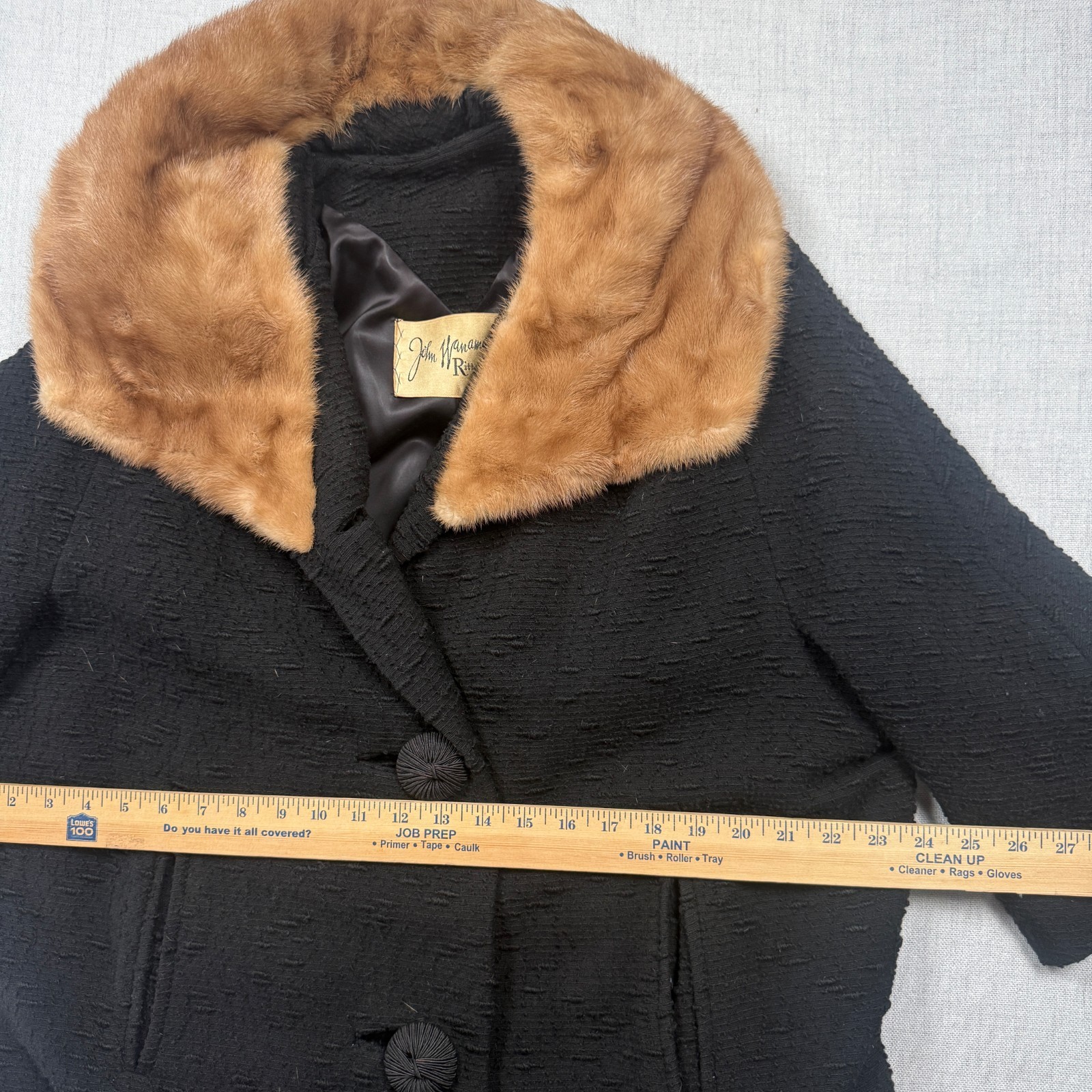 Vintage John Wanamaker Rittenhouse Shops Black Coat Fur Collar Wool Chest 47″