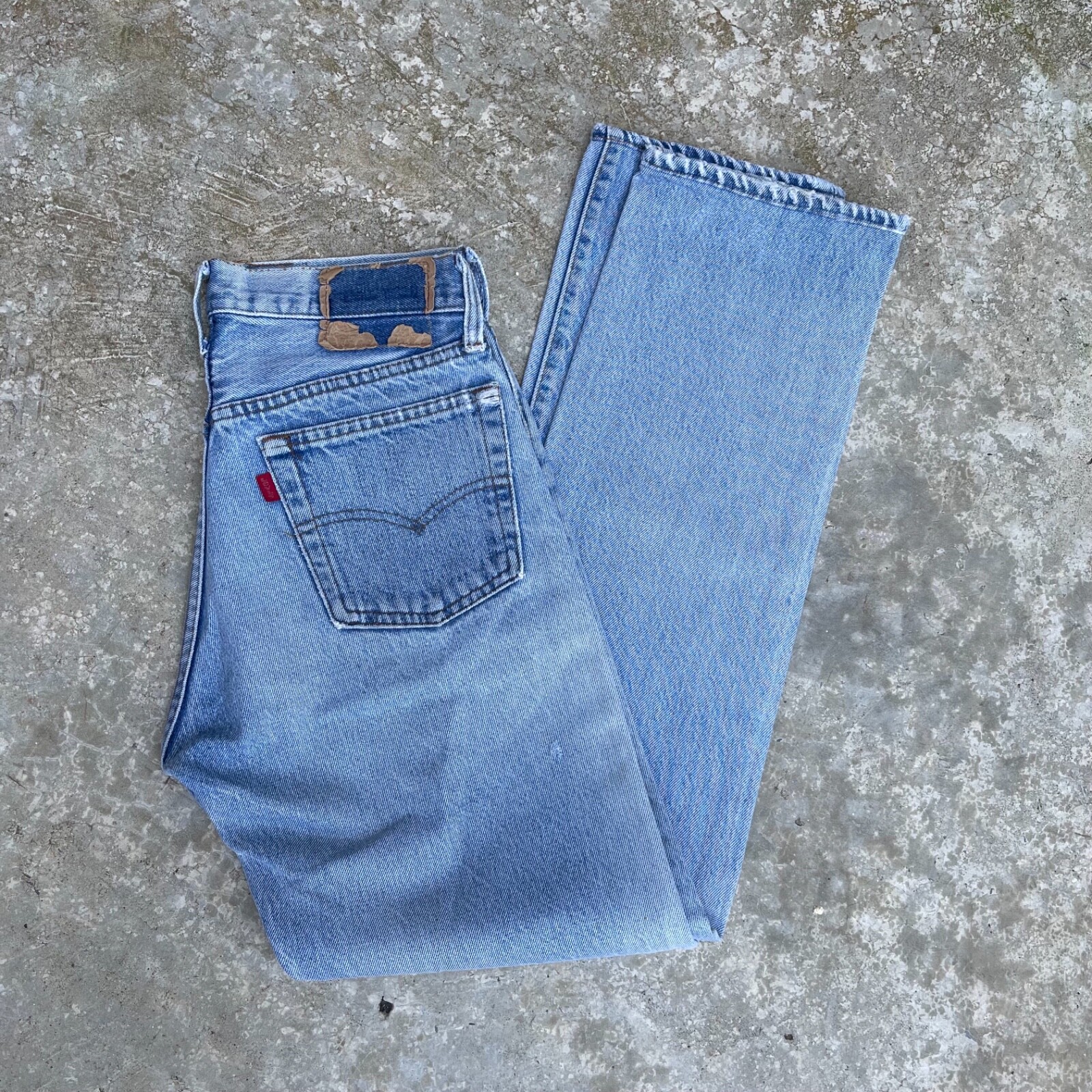 Rare Vintage 80s USA LEVI’S 501 Women Light Wash Jeans 27×29