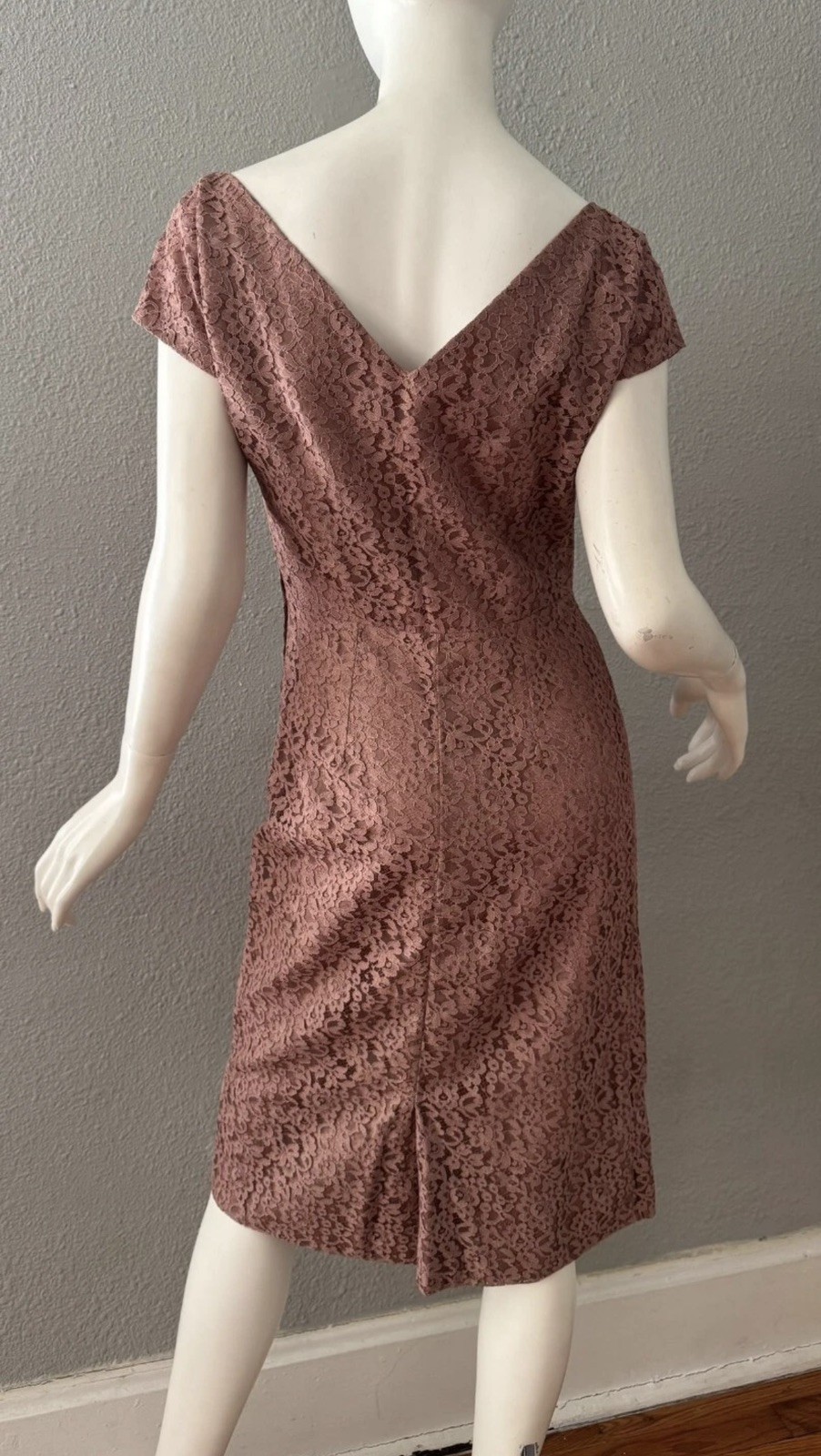 Vintage 50s 60s Mauve Pink Lace Wiggle Sheath Cocktail Dress S