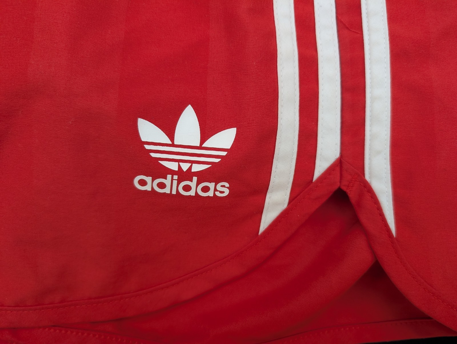 Adidas Sprinter Glanz Womens Shorts S Red Sports Vintage Football Casual Retro