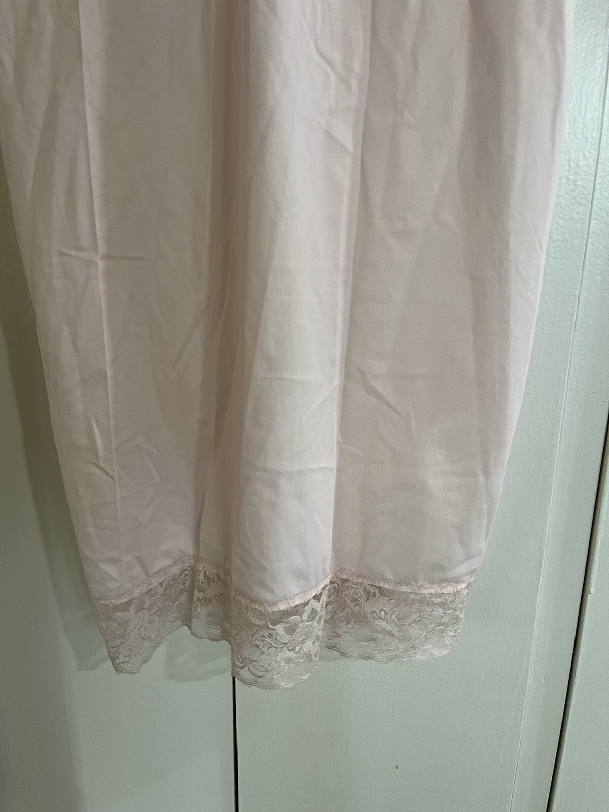 Vintage Vassarette Pink Scalloped Floral Lace Nylon Slip Dress 32 L Large Gown