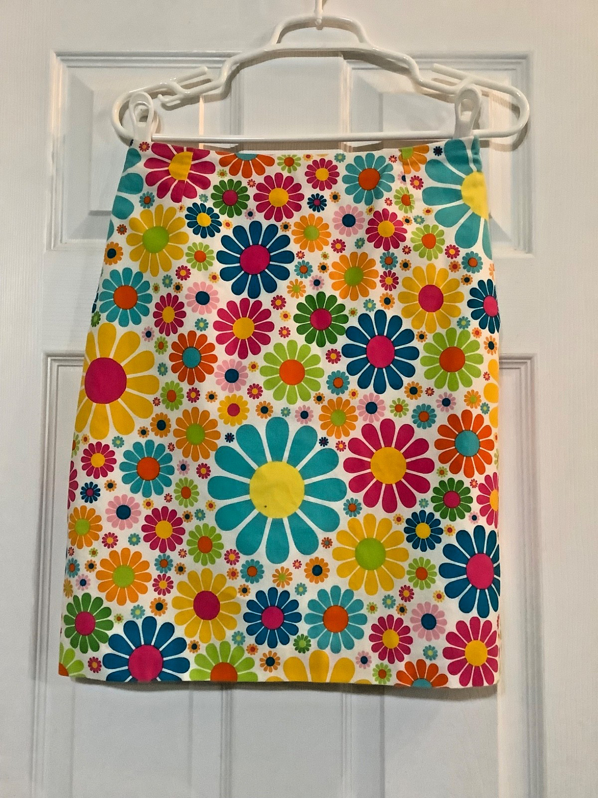 retro vintage SPRING pencil skirt HIPPIE size 6 blue yellow pink green flowers
