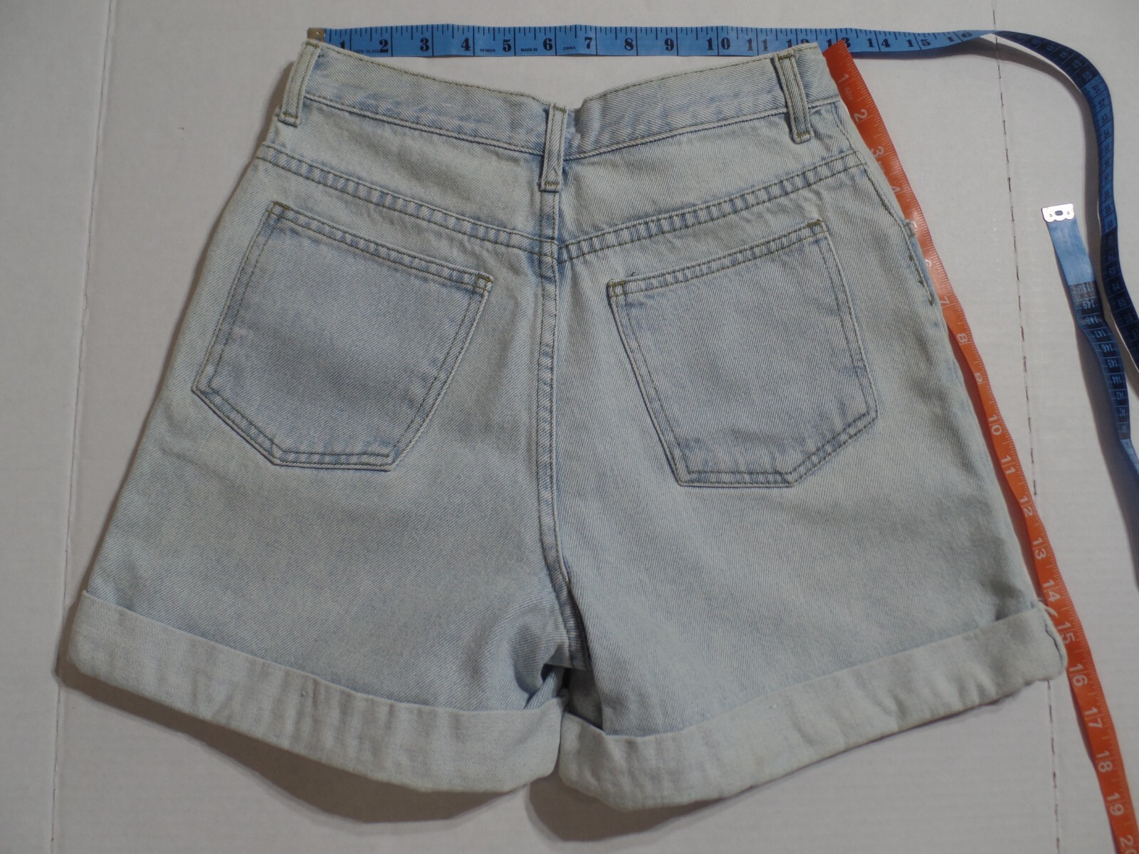 VINTAGE WOMENS NO BOUNDARIES DENIM HIGH WAIST SHORTS, SZ9/10 SEE MEASURMENTS