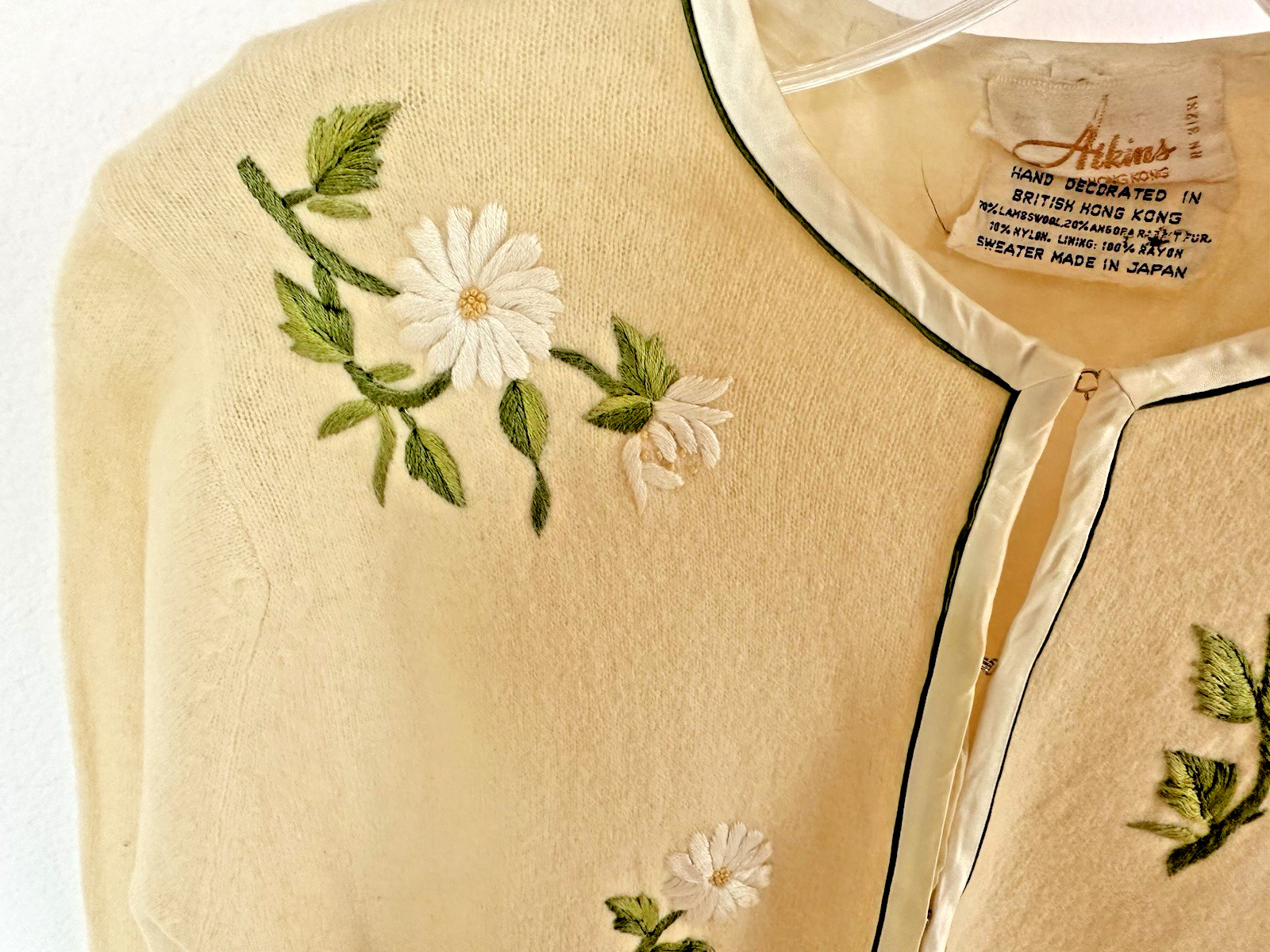 Vintage 1960’s Women’s Angora/Lambs Wool Cardigan By Atkins Hong Kong SMALL s40