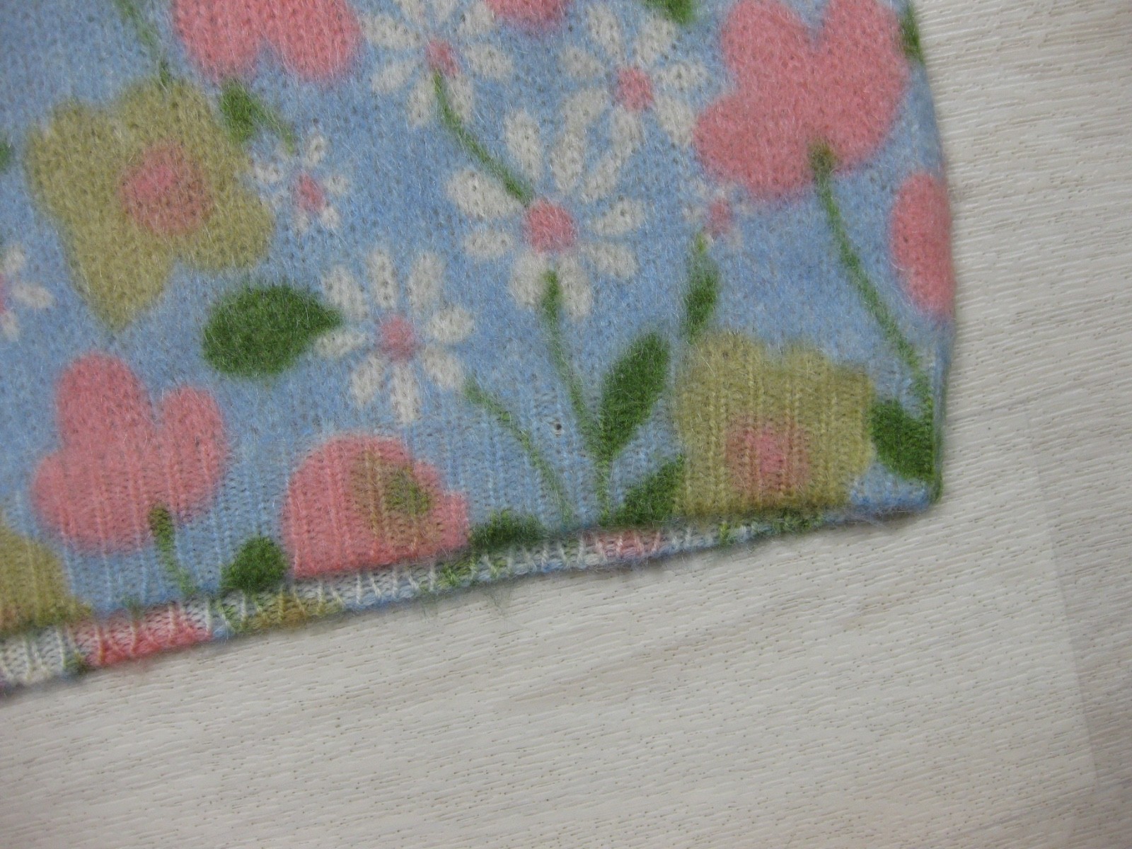Vintage 60s Wool Groovy Floral Sweater Womens (M) V Neck Hippy Whimsical