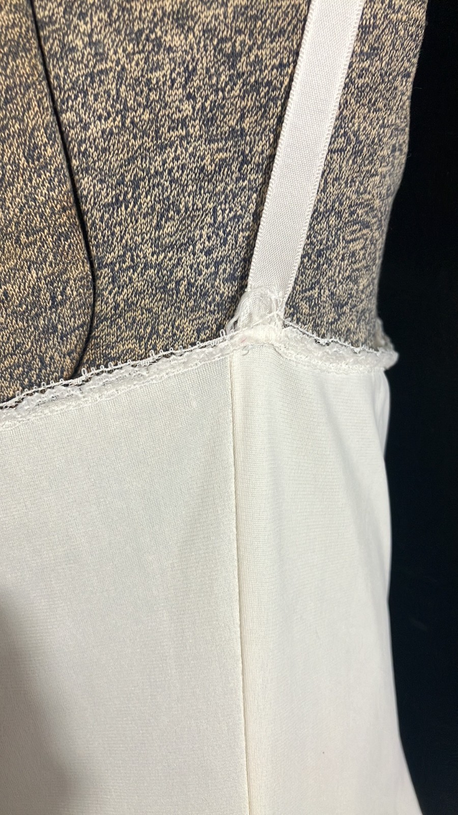 Vintage Vanity Fair Plain White Nylon Slip Size 34 1990s 2000s Lingerie
