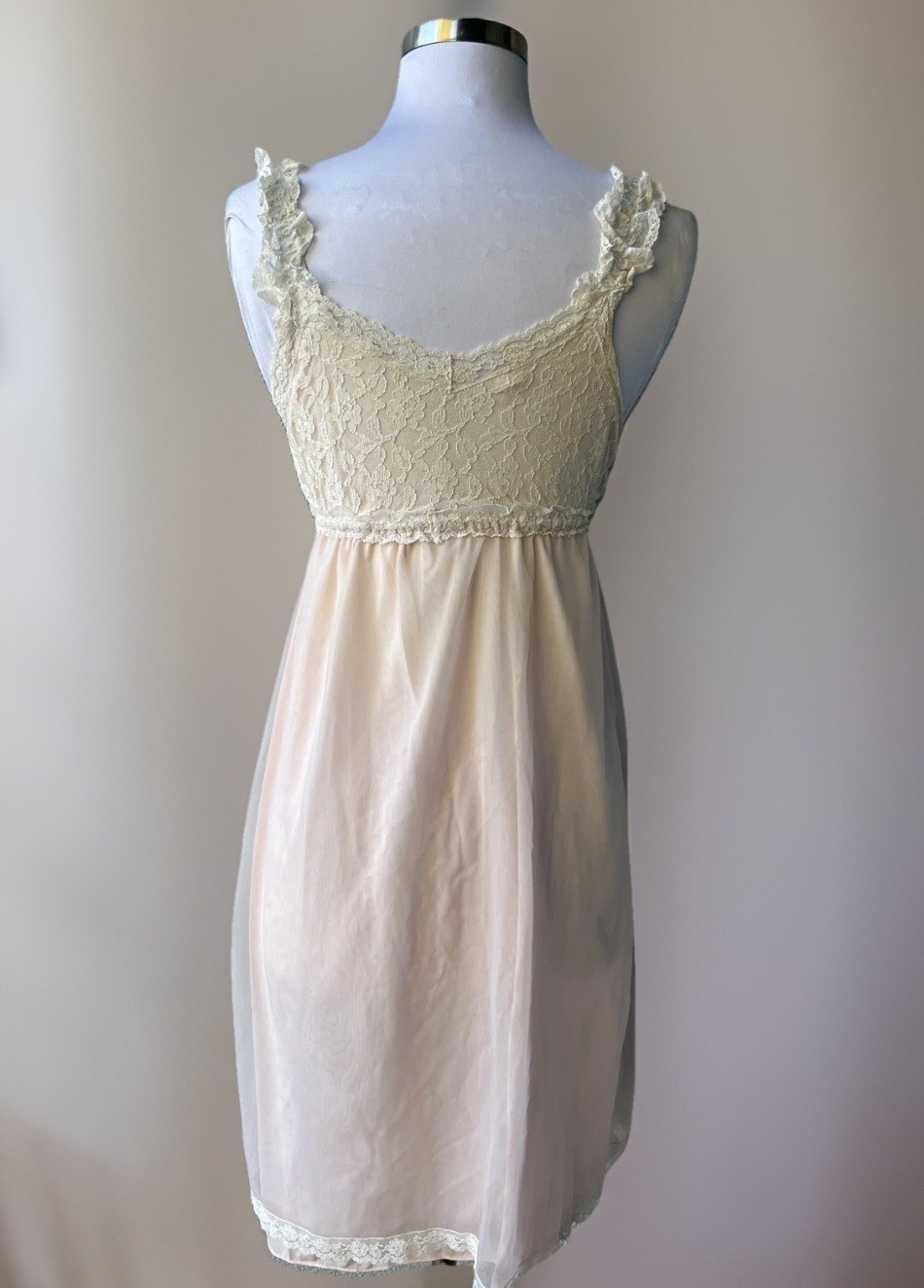 Vintage 50s Aristocraft Superior Soft Pink Babydoll Nightgown w/Cream Lace 34