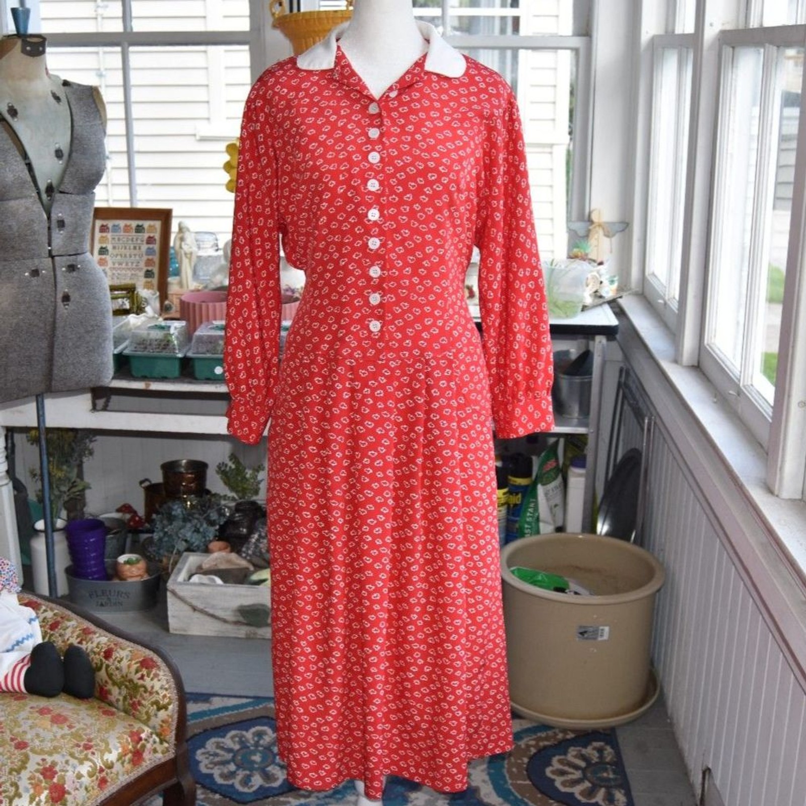 Vintage 70s Red Floral Shirtwaist Dress Midi Button Front Pockets Size Large