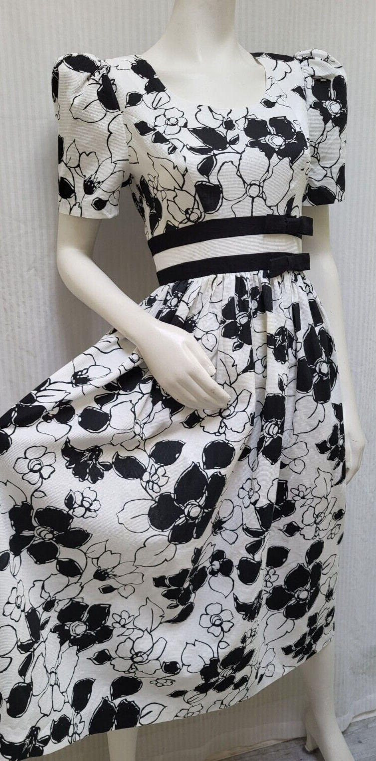 Vintage 80’s Melissa Black & White Floral Puff Sleeve Midi Dress – XS/S – EUC