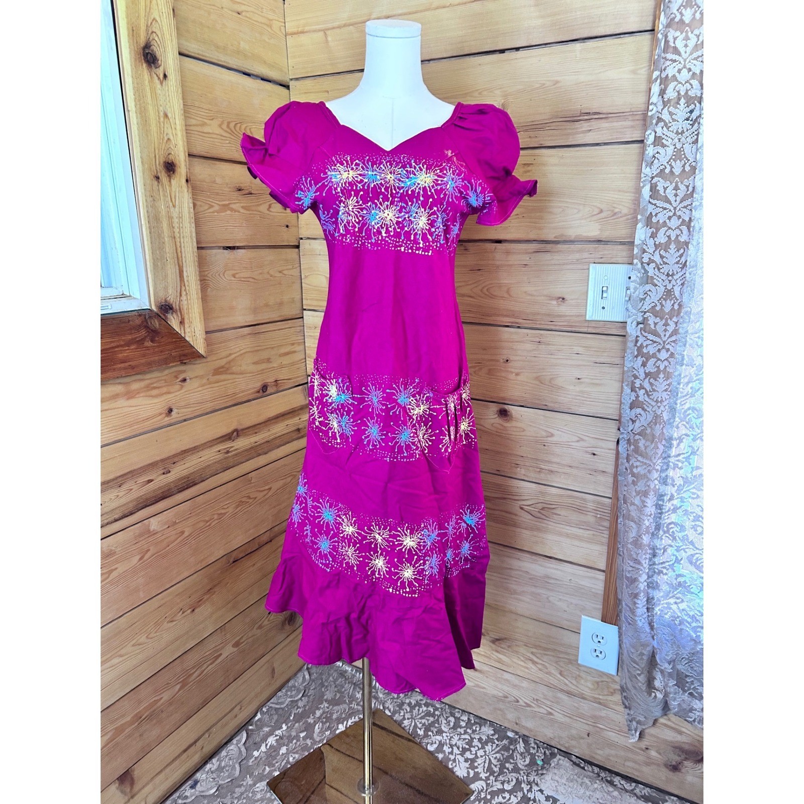 Vintage Muumuu Dress Womens Medium Fuchsia Pink Embroidered Starburst Handmade