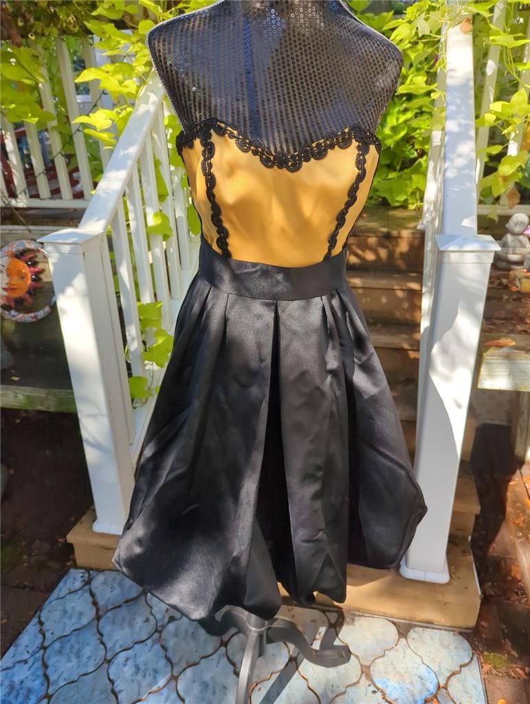 VTG.1980’s BLACK &GOLD BETSY JOHNSON PUFF SKIRT EVENING PROM DRESS-32″ BUST-USA