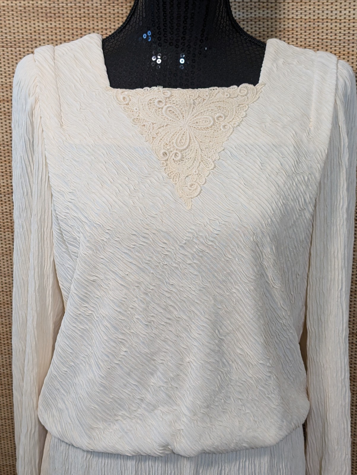 Vintage Long Sleeve Cream Dress 12P Made in USA Cream Crepe Lace Chiffon Wedding