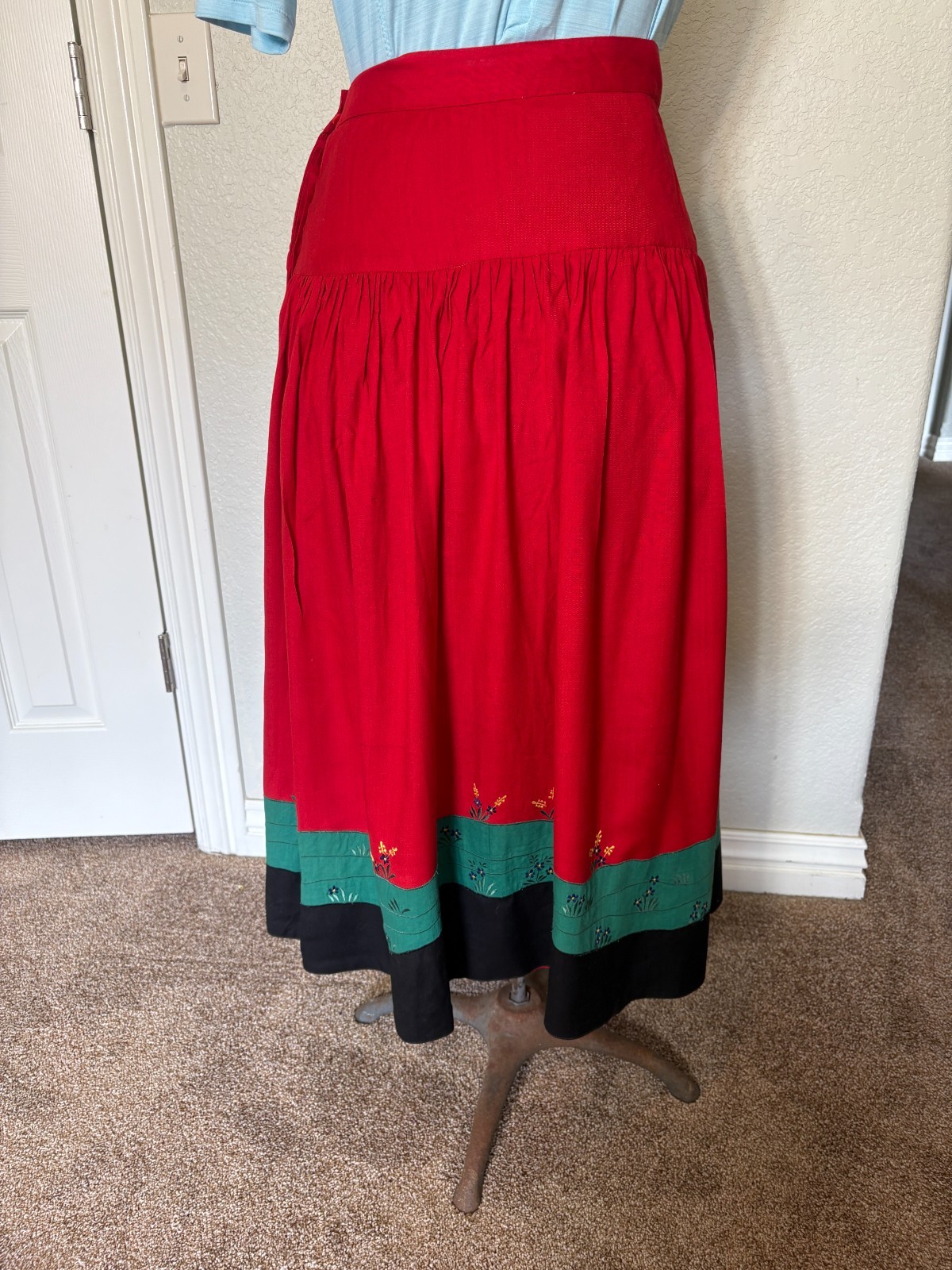 RARE Vintage René Derhy Paris Skirt w Embroidered Spanish Dancers & Accents L