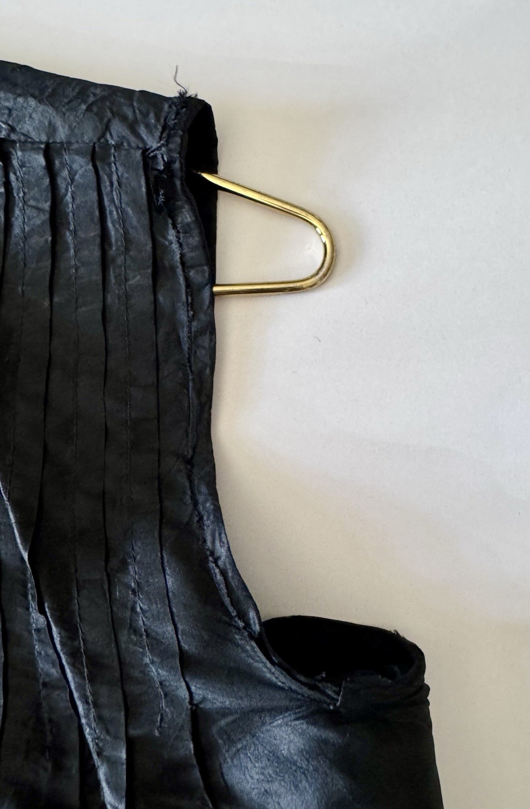 VTG Edwardian Black Silk Sleeveless Blouse Front Design Small Hook Eye Closure