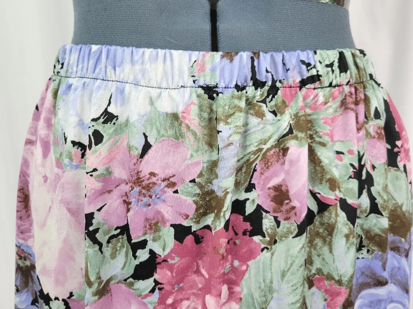 Vintage Pink/Purple/Green/Black Floral Elastic Waist Skirt Size 14