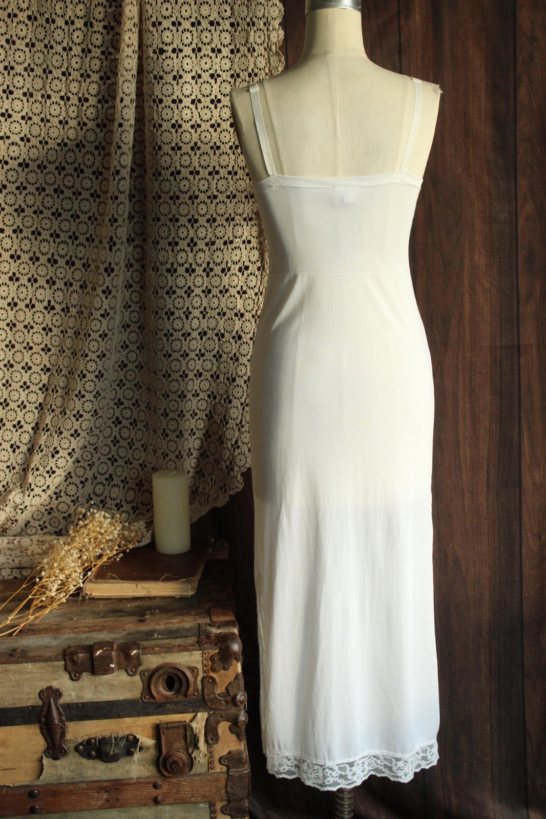Vintage 1970s Slip, Montgomery Ward Ankle Length White Nightgown, Size 10/32