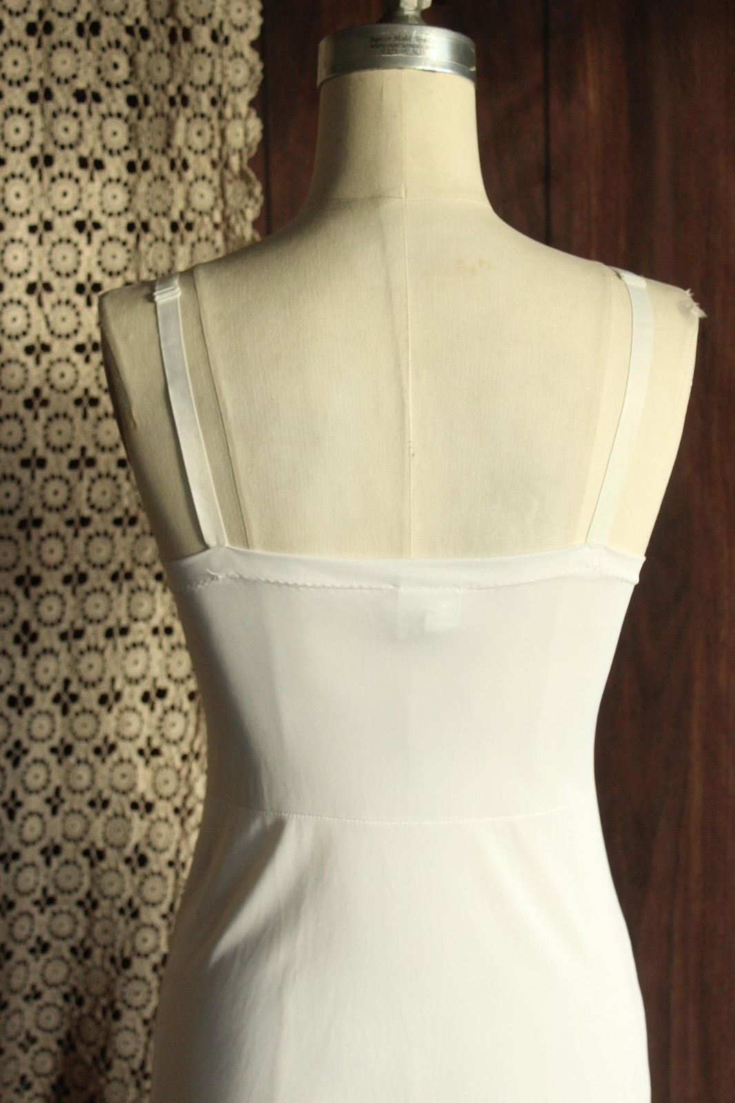 Vintage 1970s Slip, Montgomery Ward Ankle Length White Nightgown, Size 10/32