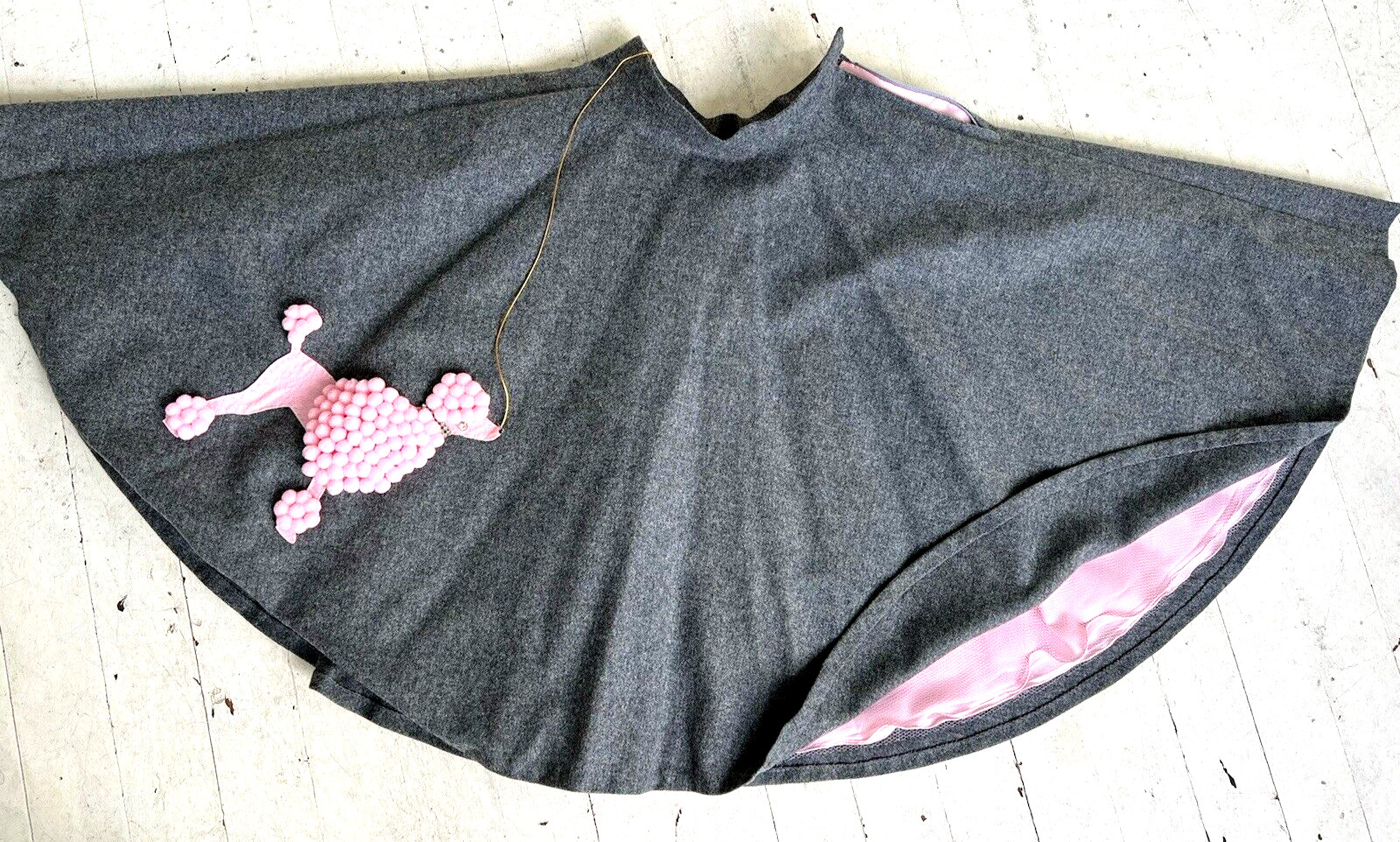 VTG 1950’s Felt Gray Pink Jewel Popcorn Poodle Dog Crinoline 360 Skirt EXCELLENT