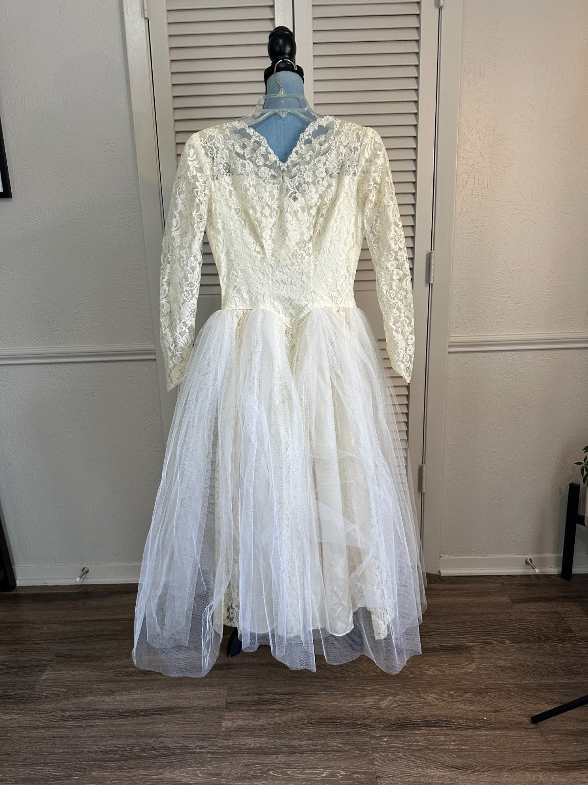 Vintage 50’s Wedding Dress Lace Floor Tulle Ivory Satin Sweetheart Bodice