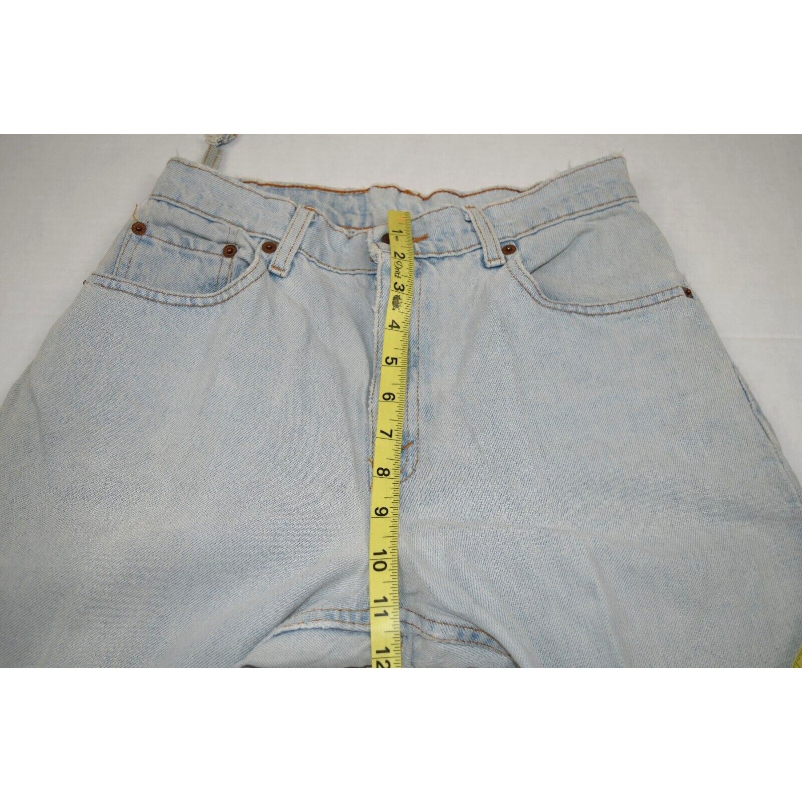Vintage Levi’s 550 Jeans 26 x 30 Pale Blue Relaxed Fit Tapered Leg c.2013