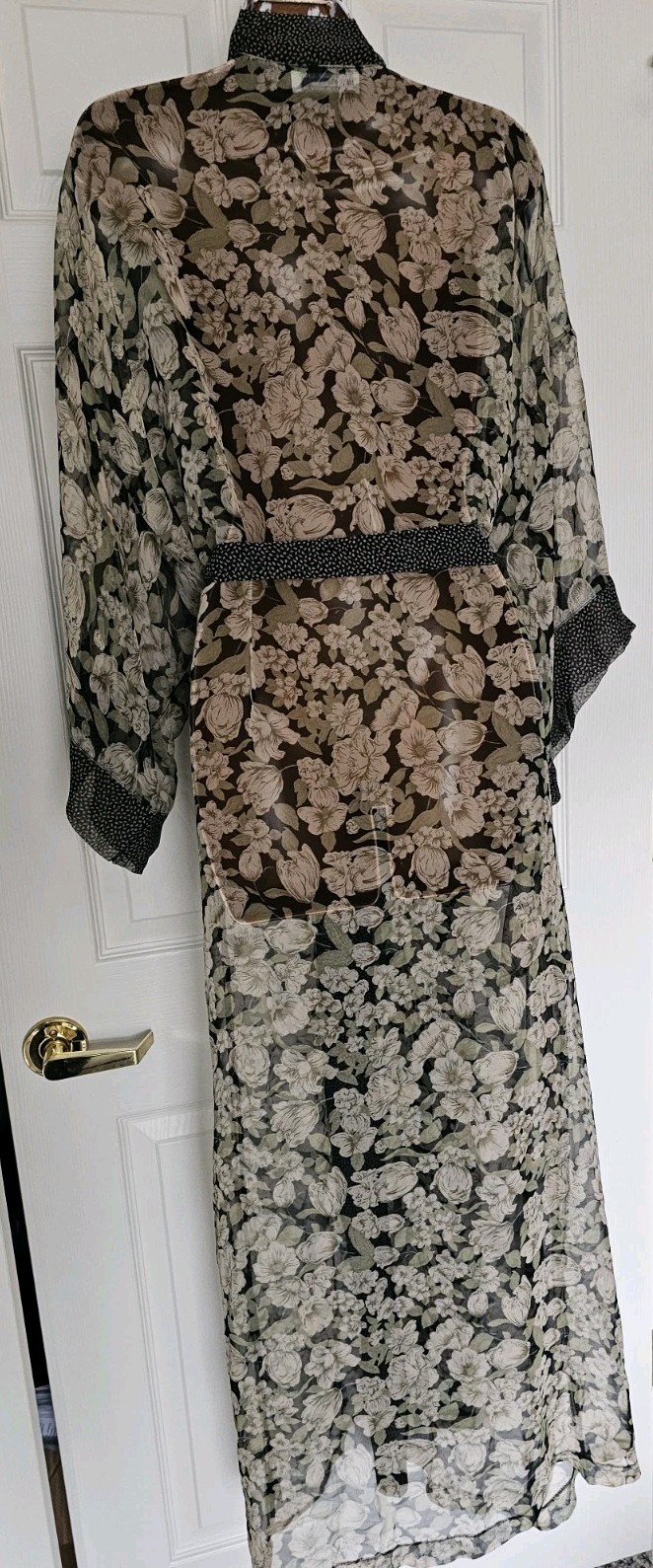 Vintage The Jessica Lynn Collection Floral Chiffon Oversized Robe. Size M