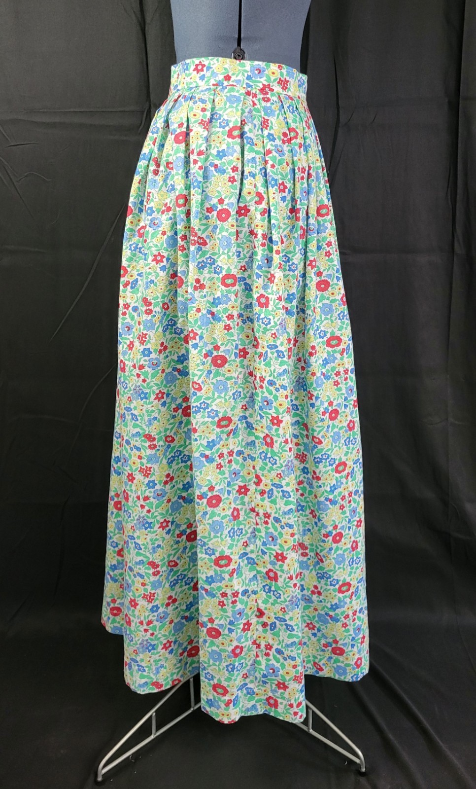 Vintage Blue/Green/Red/Yellow Floral Pleated Skirt with Side Closure Size S/M?