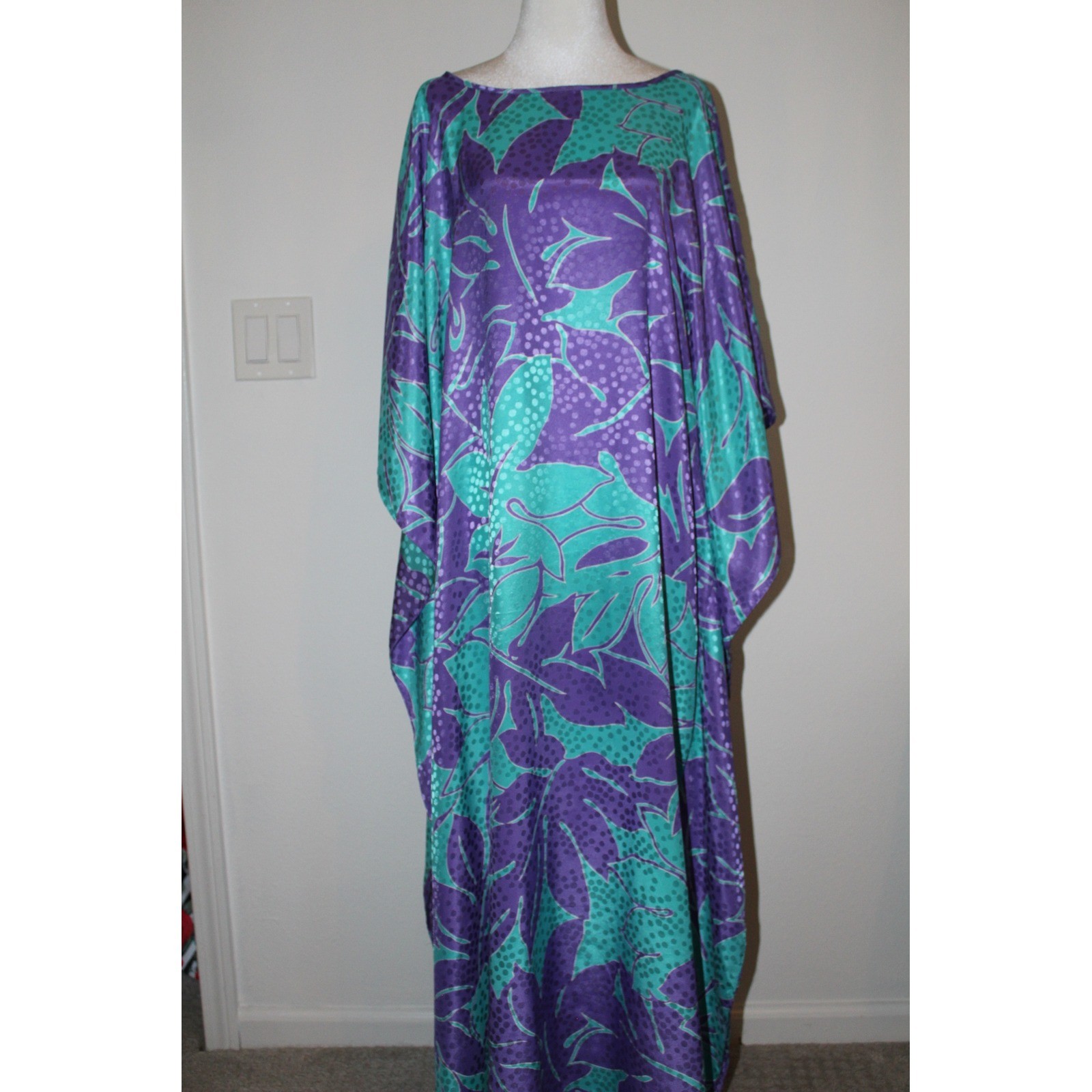 VTG Morgan Taylor Caftan Gown Purple Teal Tropical Satin Women’s Mumu Coverup OS