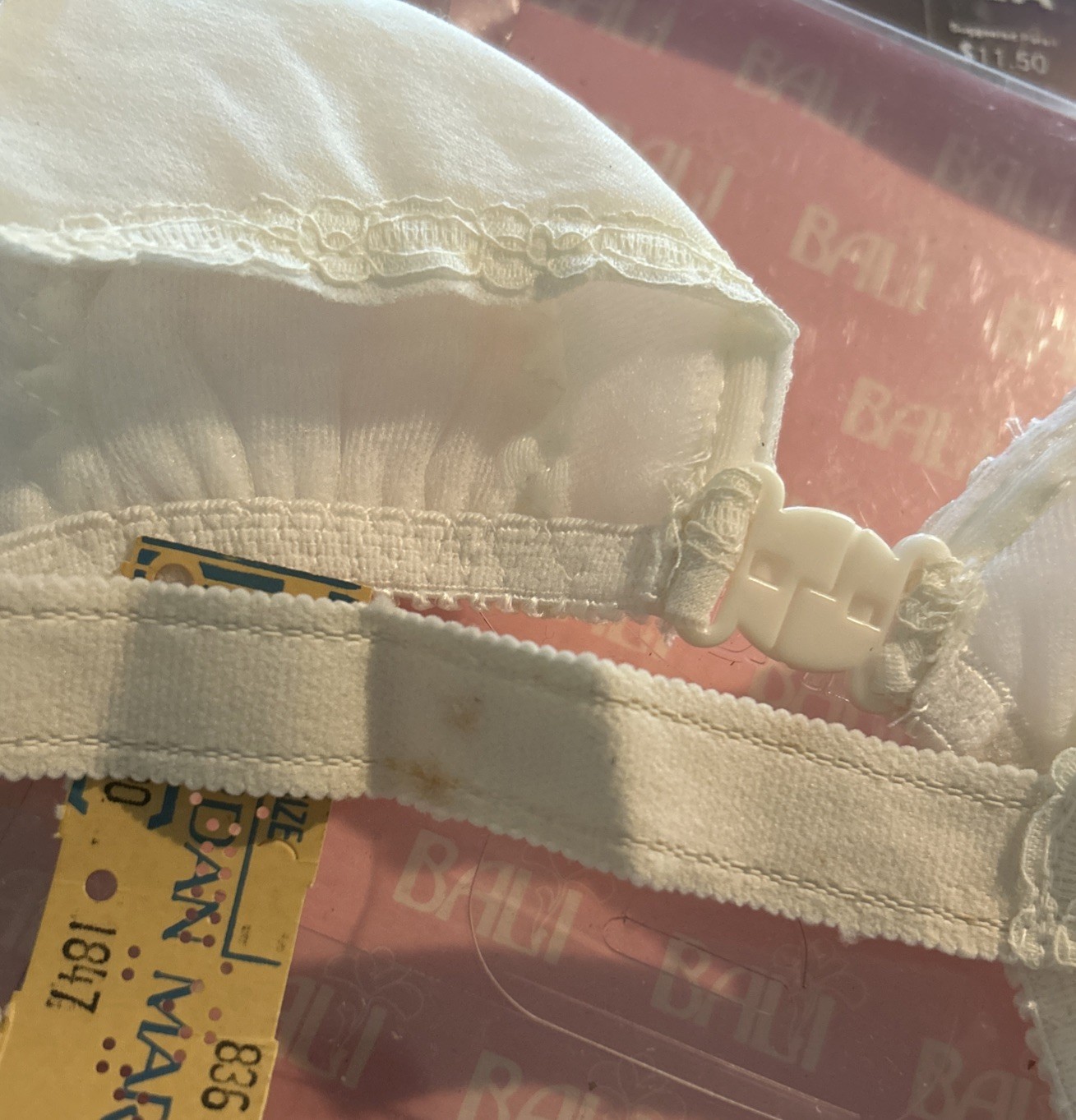 NEW Vtg 90s NOS Bali Sensual Bra #1847 White 32A Front Closure Padded Soft Cup
