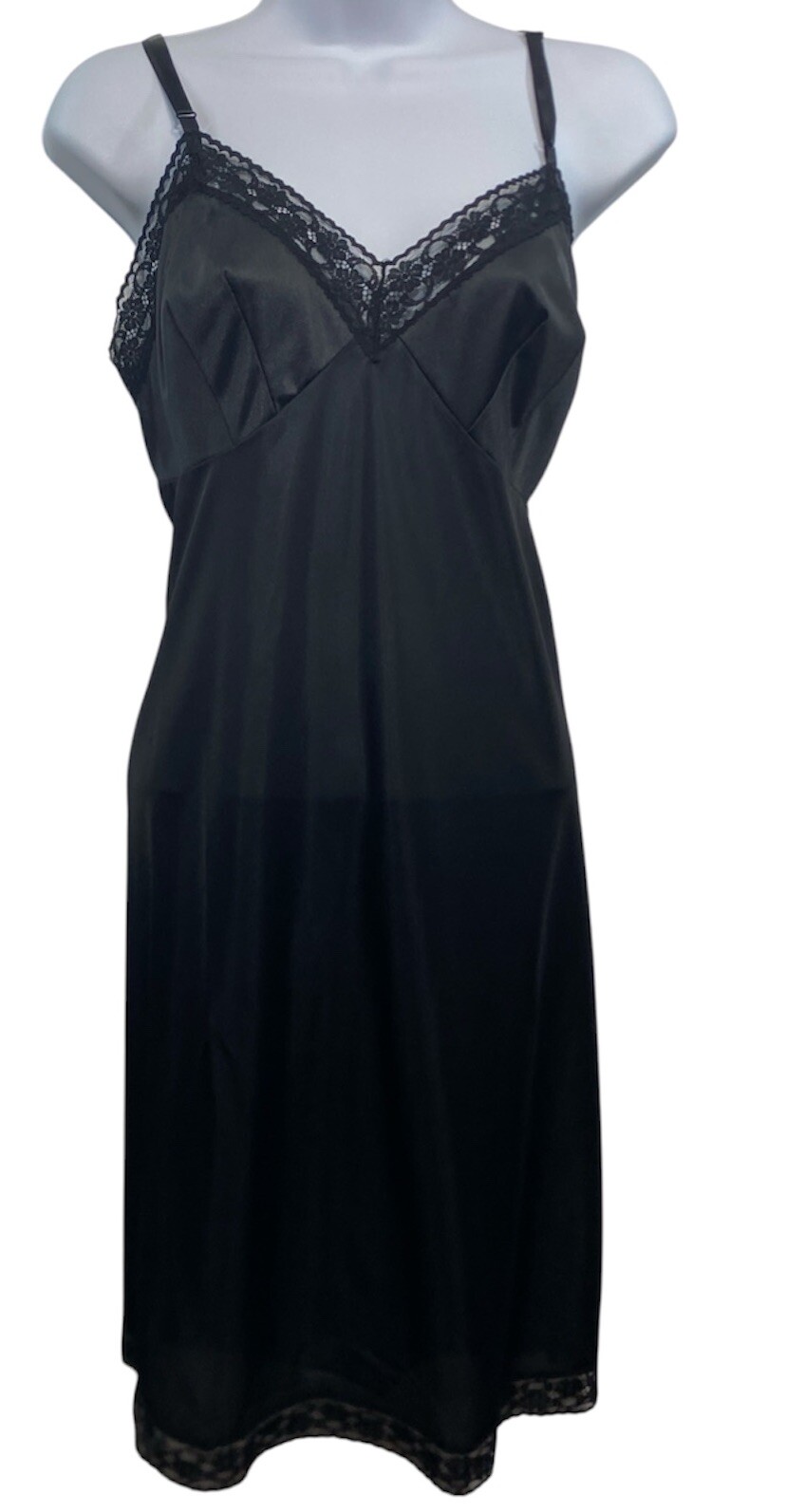 Vanity Fair Full Slip Womens Size 40 Fits 36 Bust 36 L Rosette Lace Black 10103