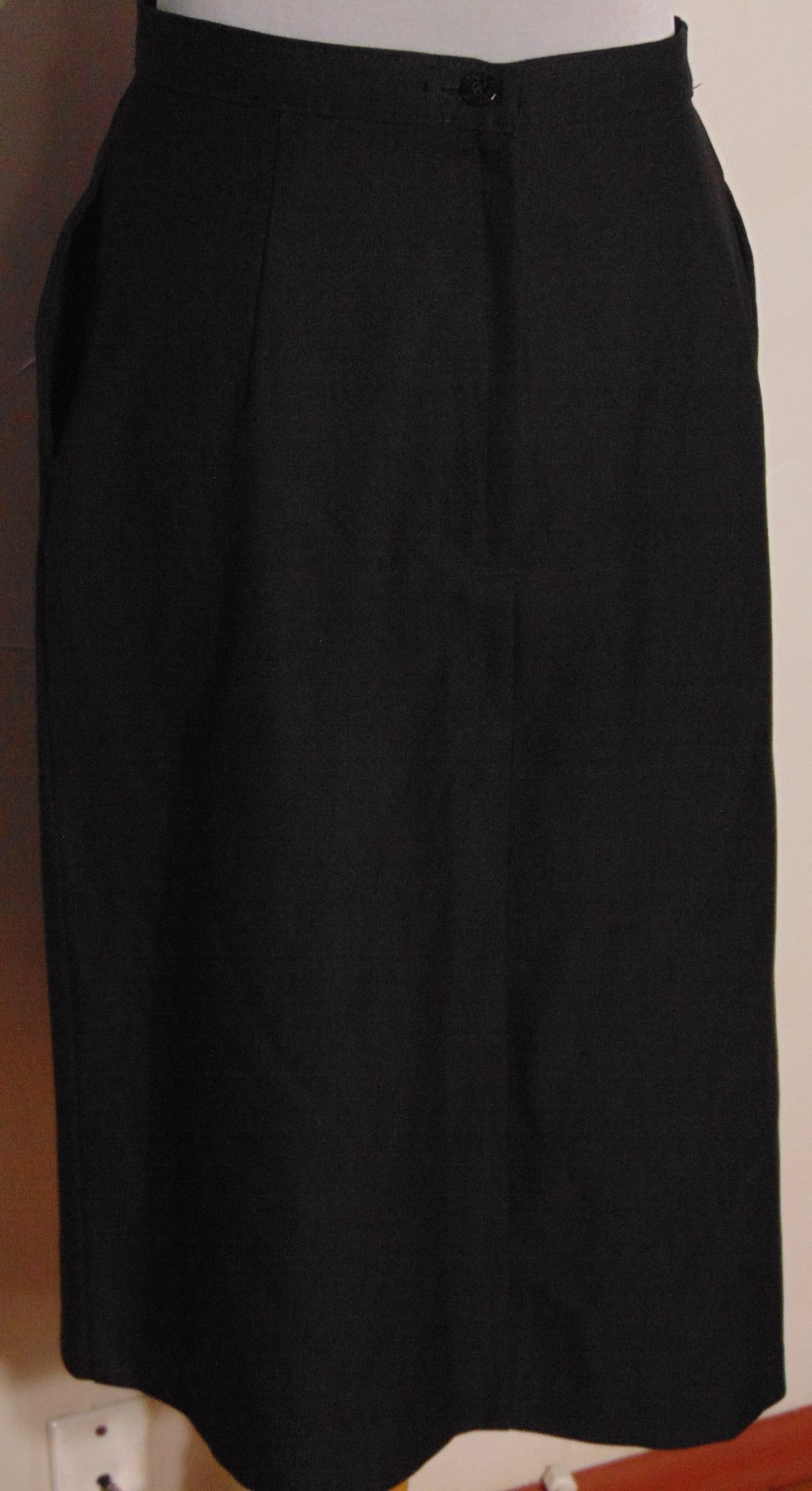 Levi’s Women’s Vintage Black Pleated Front Slash Pocket A-Line Skirt Size 12