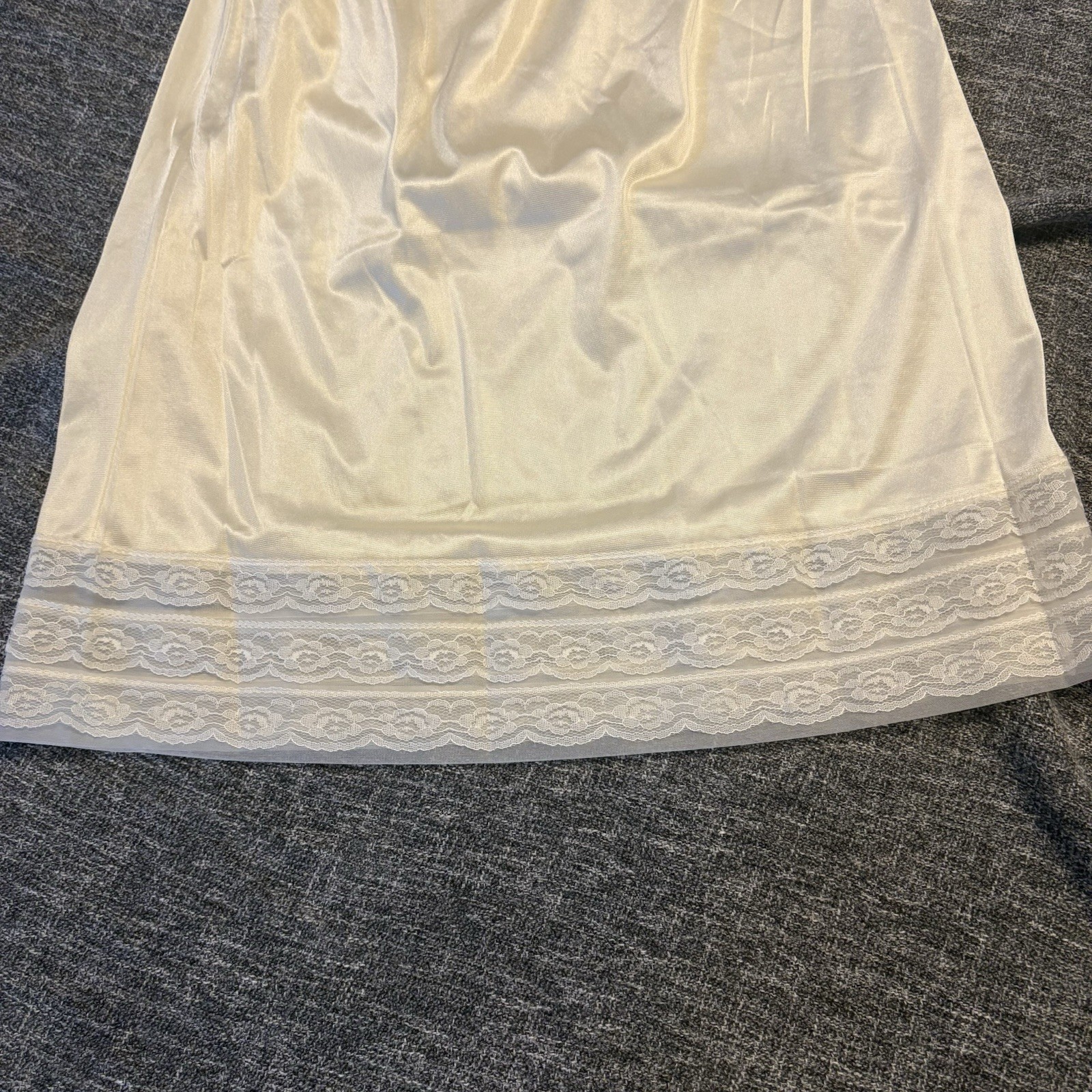Vintage 100% Antron Nylon Ivory Half Slip W/Lace Trim Size Small