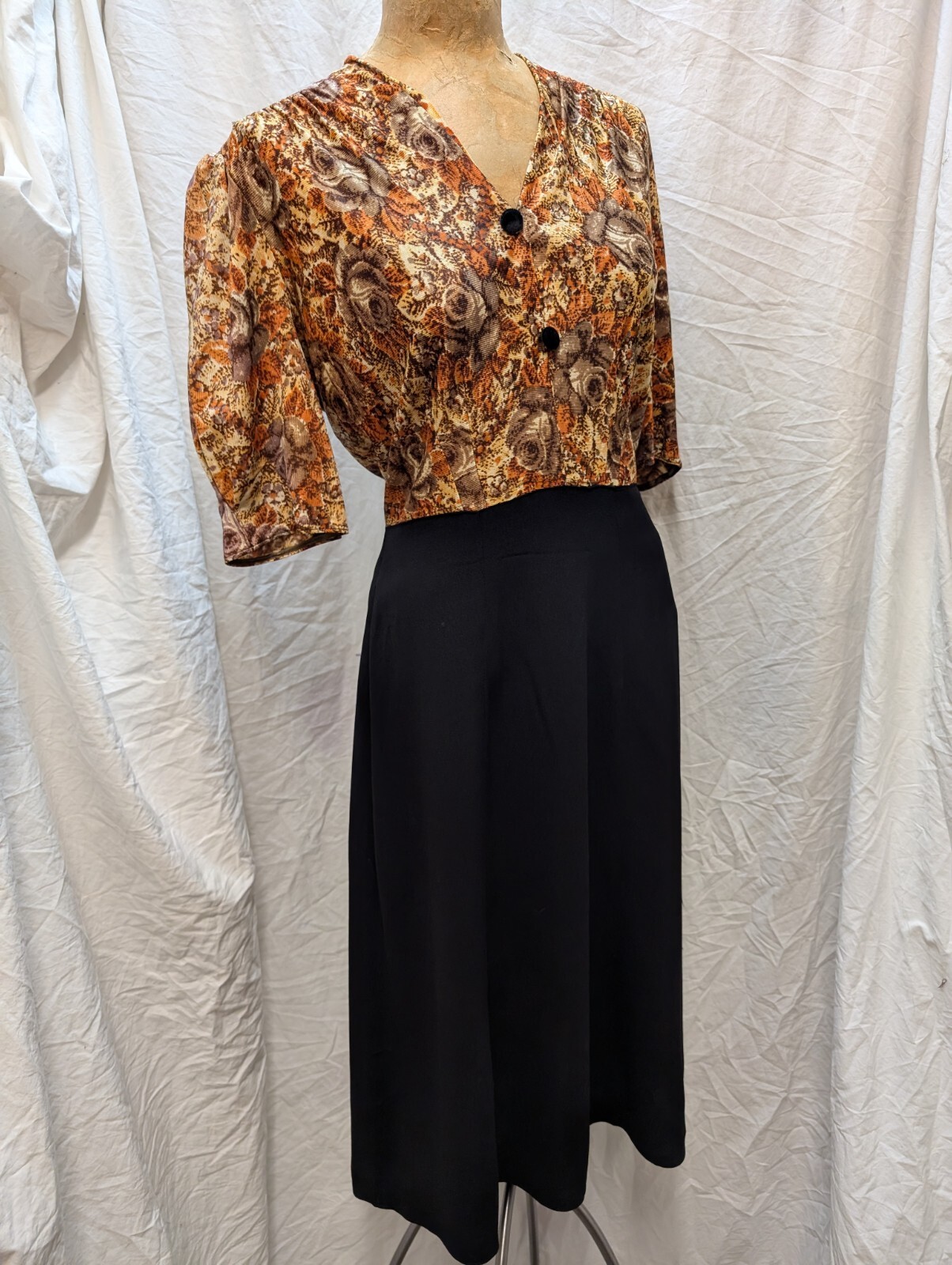 Vintage 1950’s Brown Orange Tan Jersey & Black Rayon Dress Size Medium