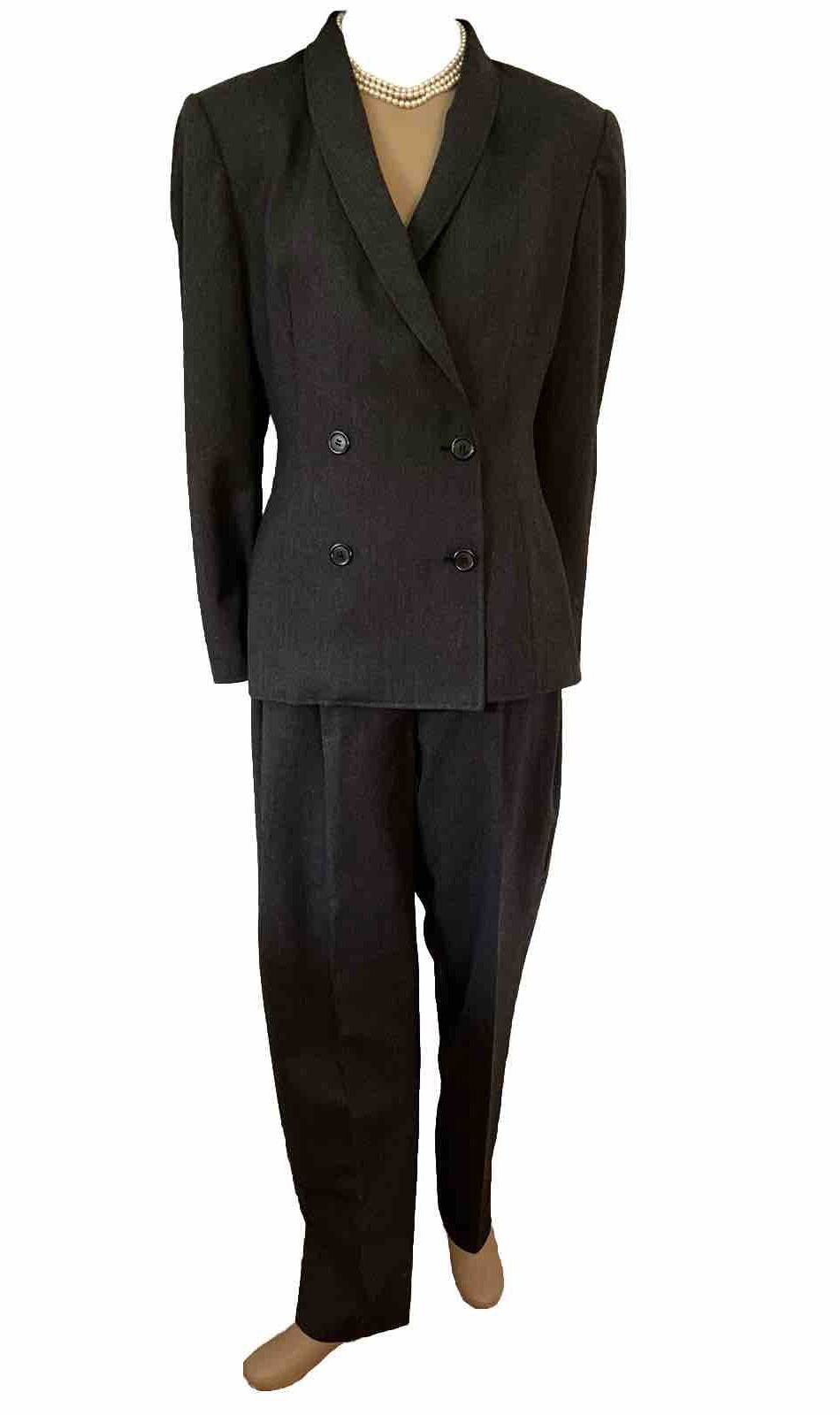 Vintage 1980’s Women’s Gucci Grey 2 Pc Suit 100% Wool Pants & Blazer XS