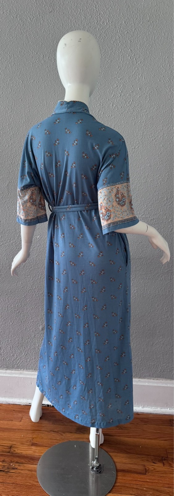Vintage 70s Paisley TRES BELLE Dolman Sleeve Kimono Robe S