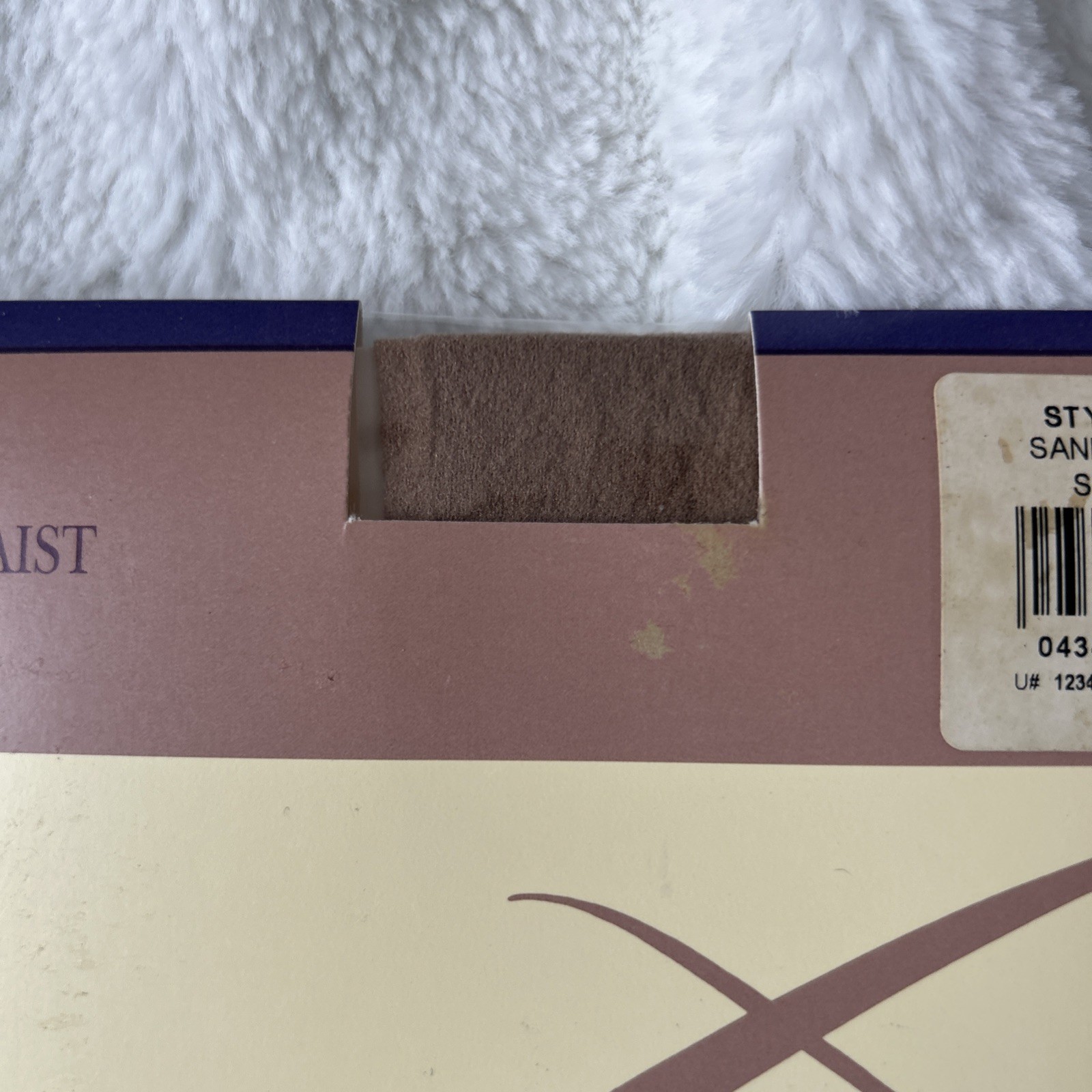 2 Vintage Field Manor Sheer to waist Pantyhose Style 208 size B Beige/Sandalwood