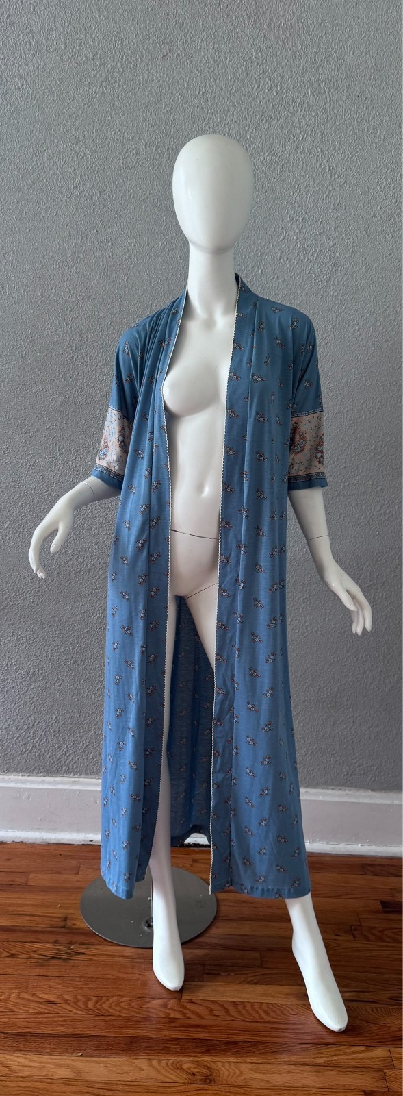Vintage 70s Paisley TRES BELLE Dolman Sleeve Kimono Robe S