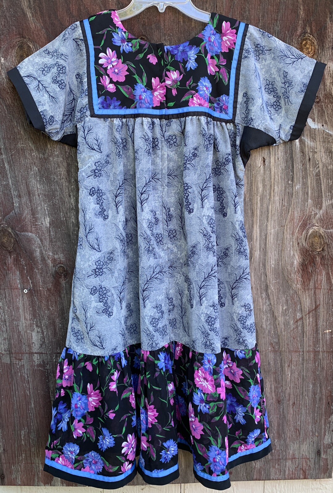 Vintage Made In Hawaii MuuMuu Pockets Zipper In Back TIki Aloha Hawaiian Size P