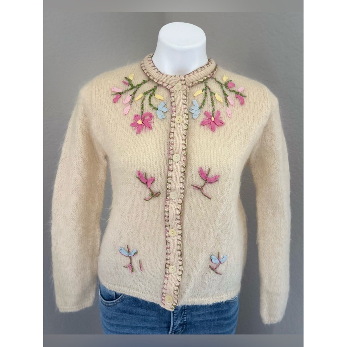 Vintage 1950s-1960s Jane Irwill Cream Floral Embroidered Mohair Cardigan Small