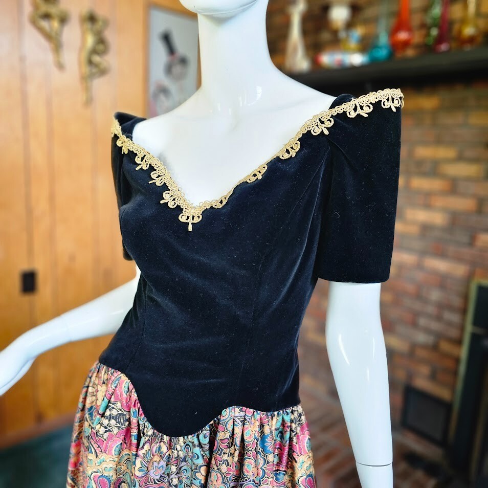 Vtg 80s Ornate Maximalist Off Shoulder Velvet Formal Evening Dress Ball Gown M/L